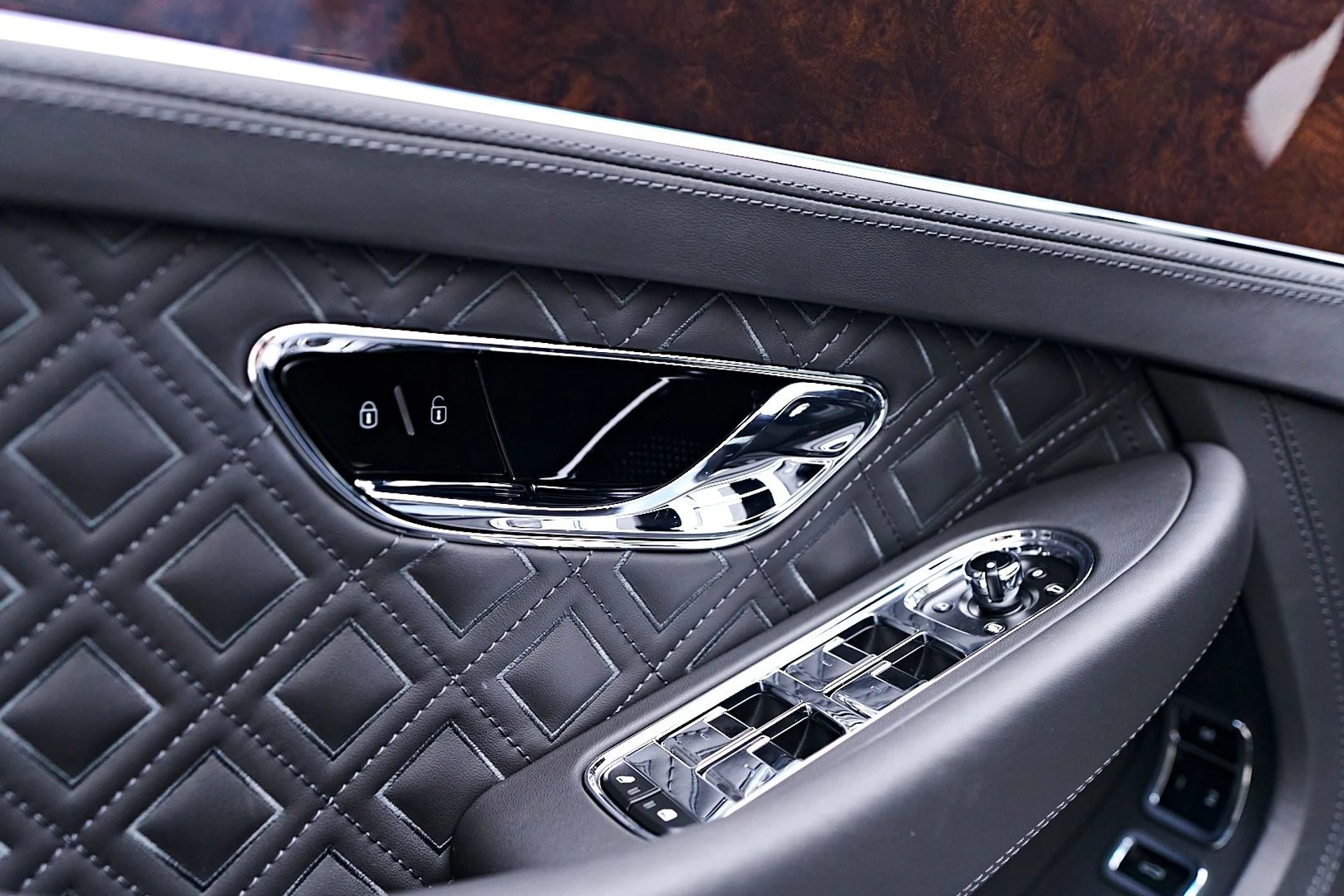 mph039_1828462708_Used_2023_Bentley_Continental_GT_Mulliner_V8_1740797204_7703d8e7b4
