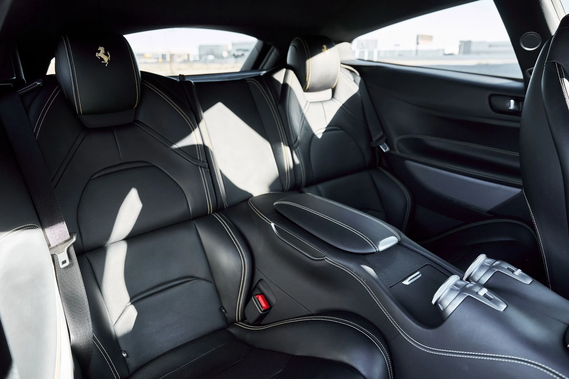 mph039_1853335613_Used_2018_Ferrari_GTC_4_Lusso_T_1770509595_11d8d0331a