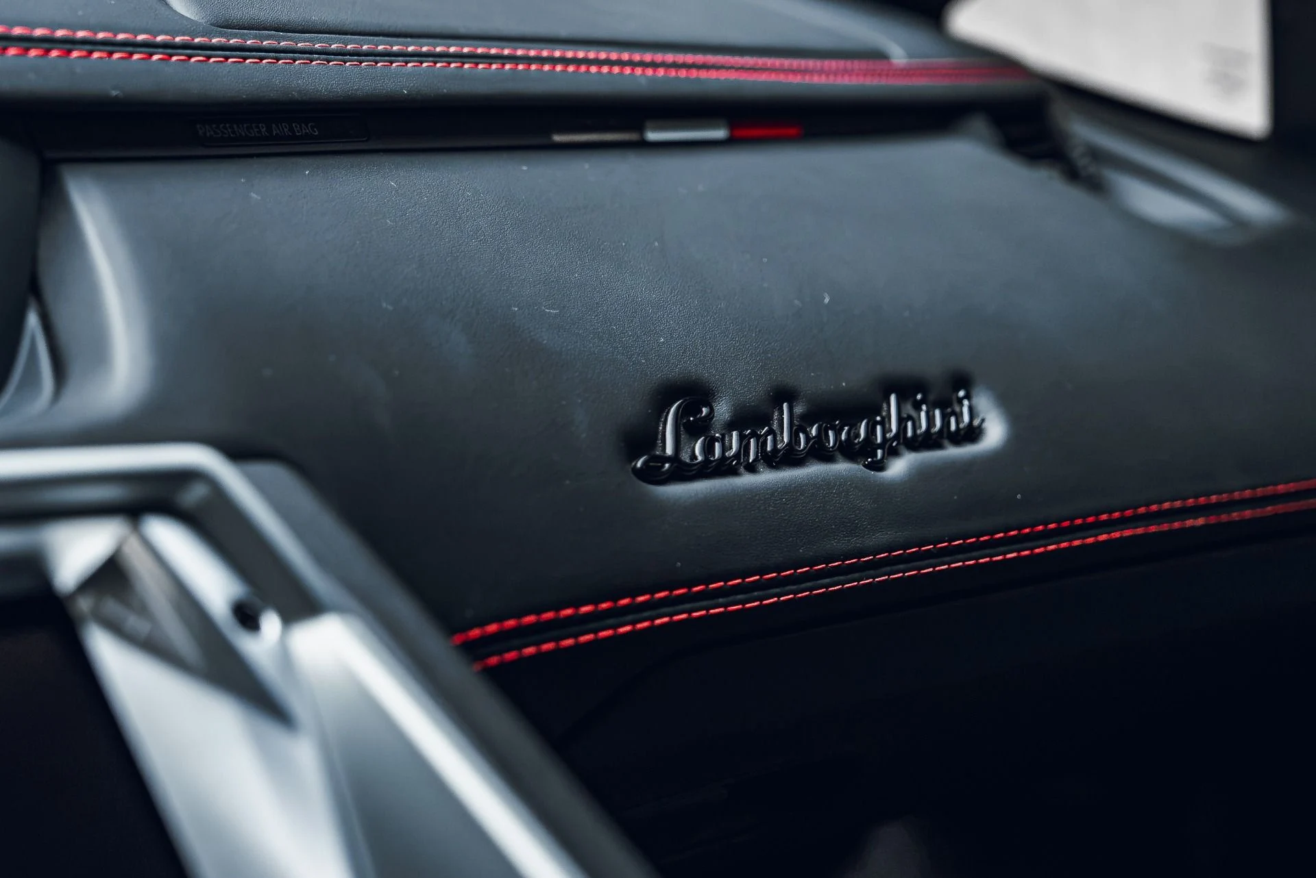 mph039_1864863017_Used_2018_Lamborghini_Aventador_LP_740_4_S_1783639913_bbbaf2e39a