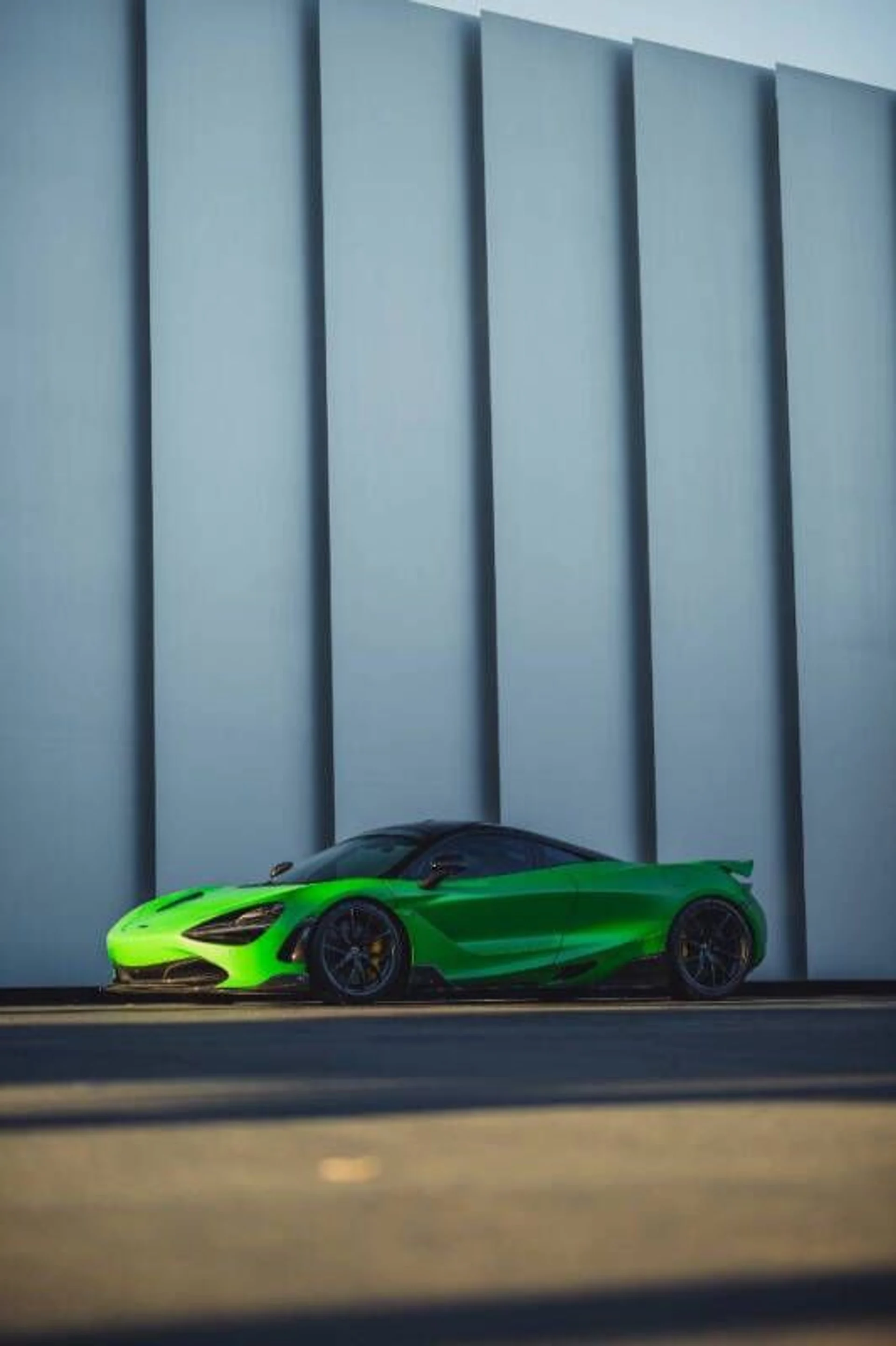 mph039_1865381987_2018_mclaren_720s_performance_2dr_coupe_07d47ad3b7