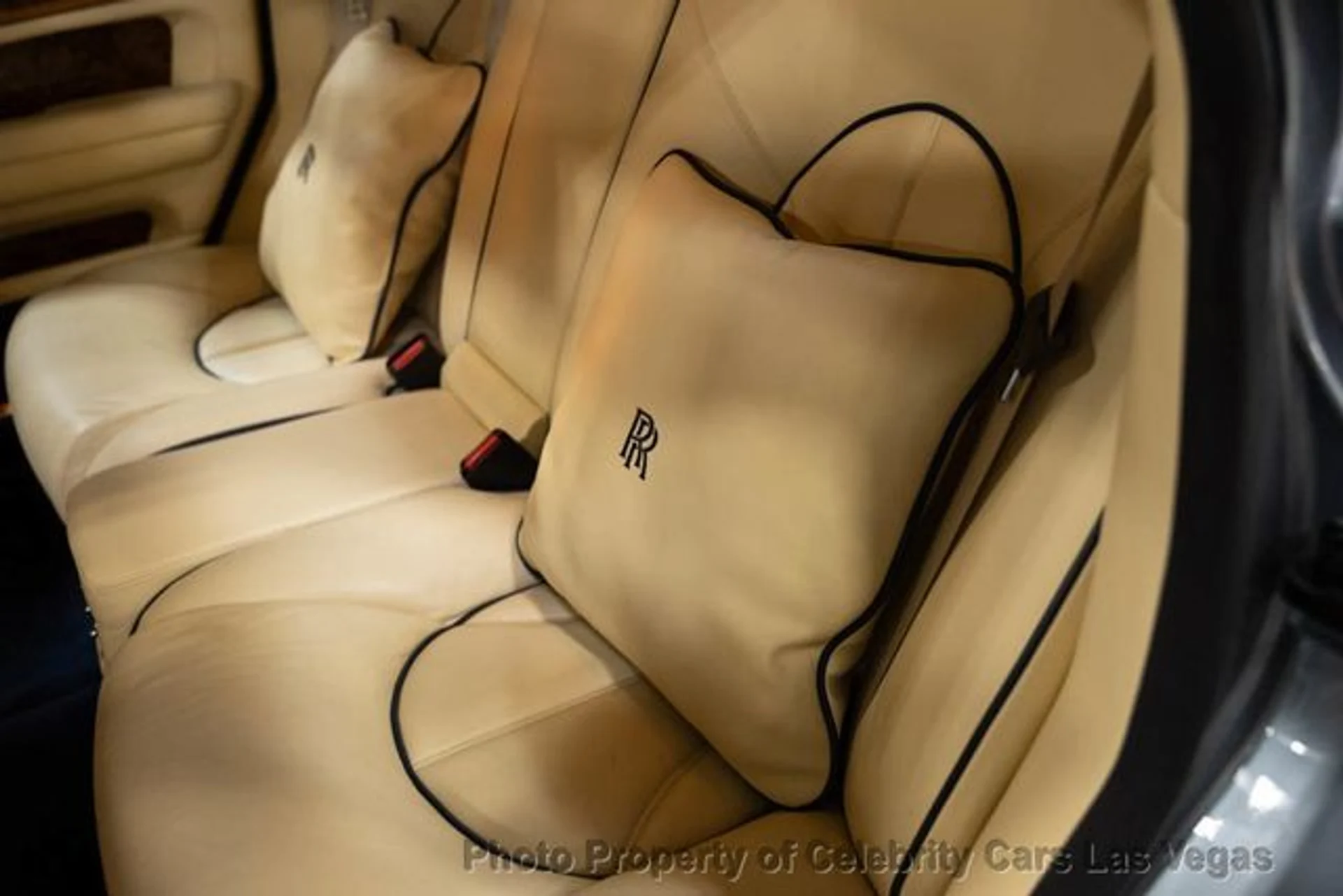 mph039_1875717707_used_2002_rolls_royce_silver_seraph_lastofline1of120forus170totalworldwide_9707_23079302_44_640_67e884738a