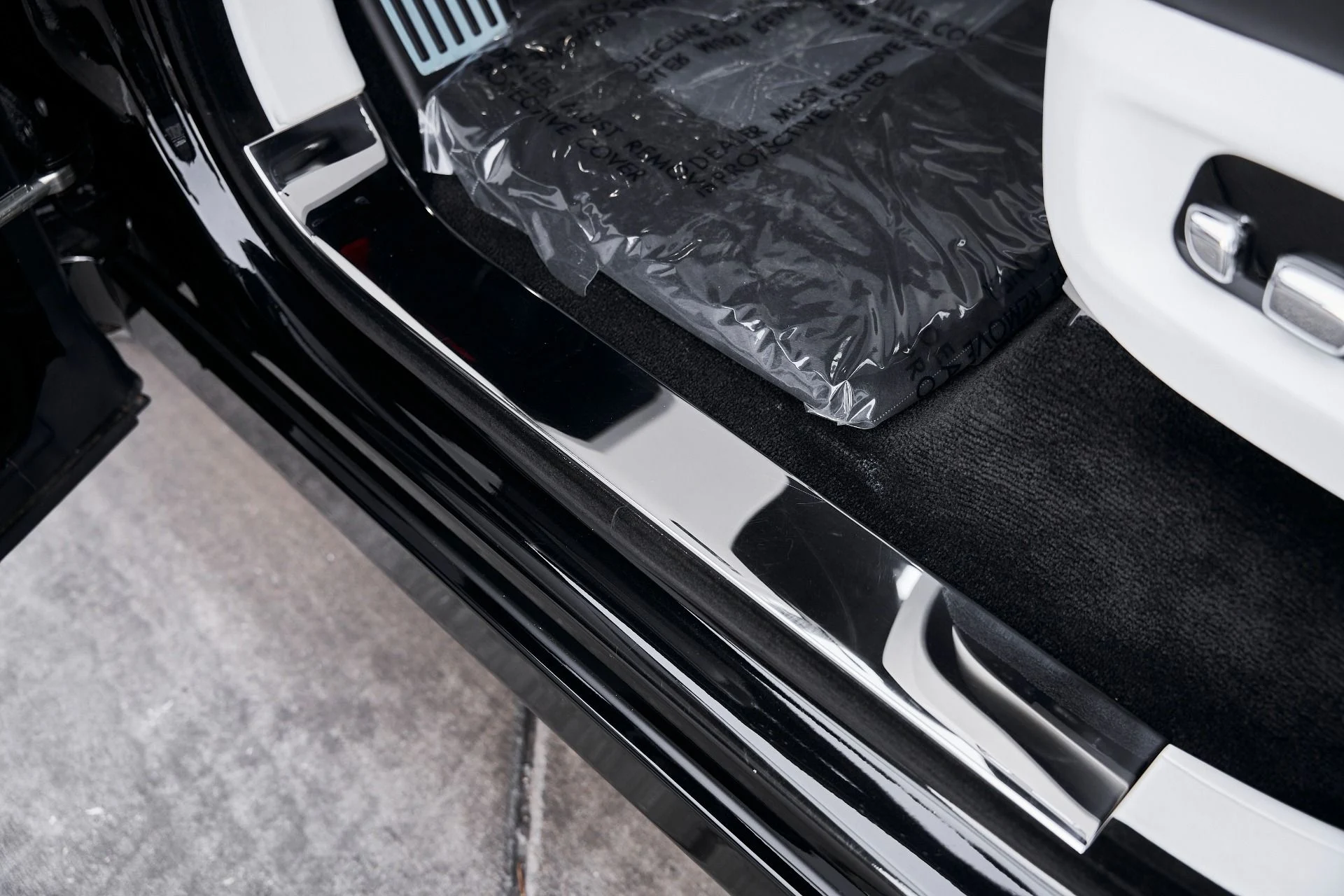 mph039_187763735_Used_2026_Rolls_Royce_Cullinan_Base_1769135812_5f798e39ba