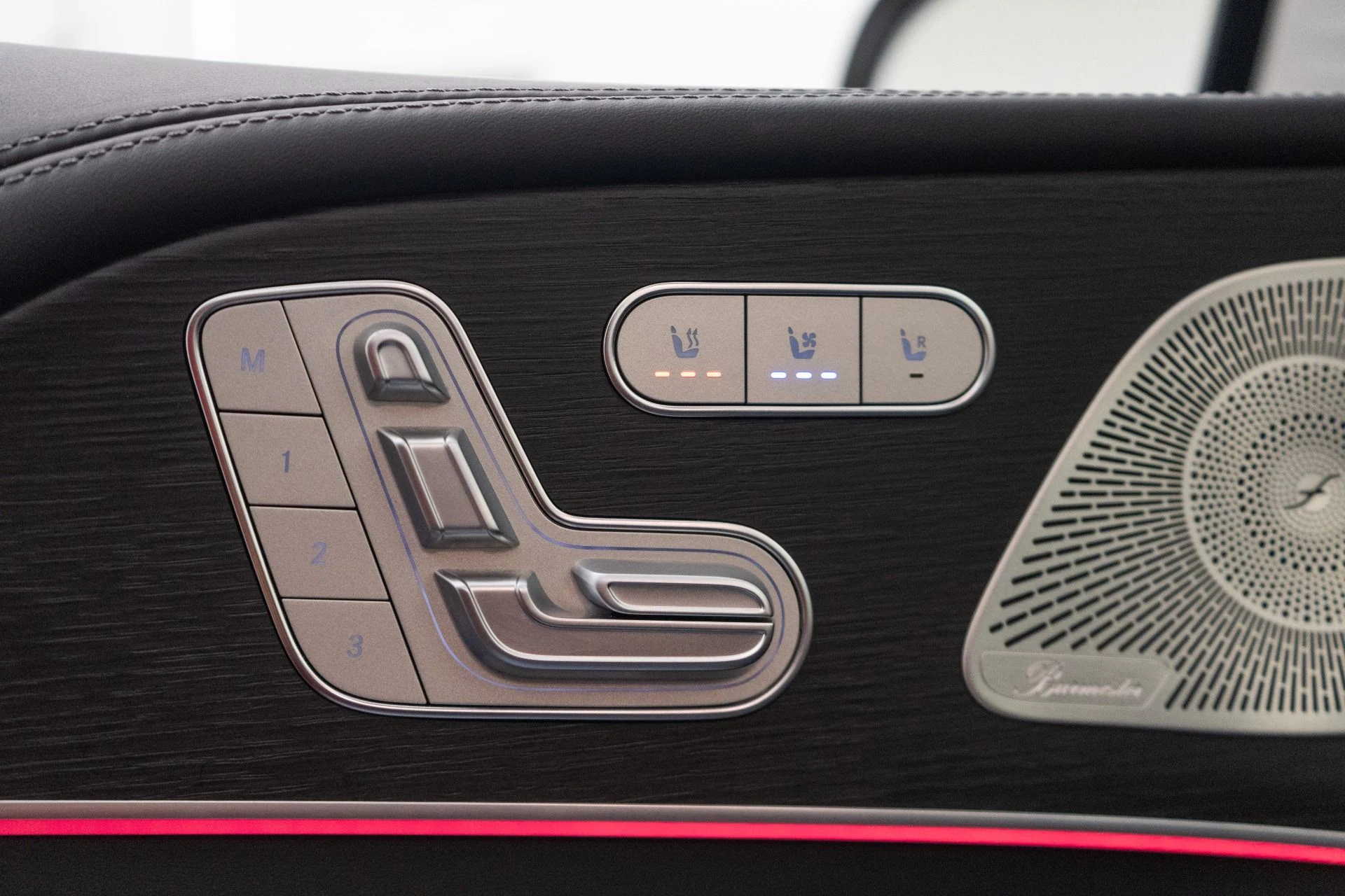 mph039_1878413503_Used_2024_Mercedes_Benz_Maybach_GLS_600_4_MATIC_4_Seat_Configuration_Rear_Seat_Entertainment_1776281488_2fec25cf14