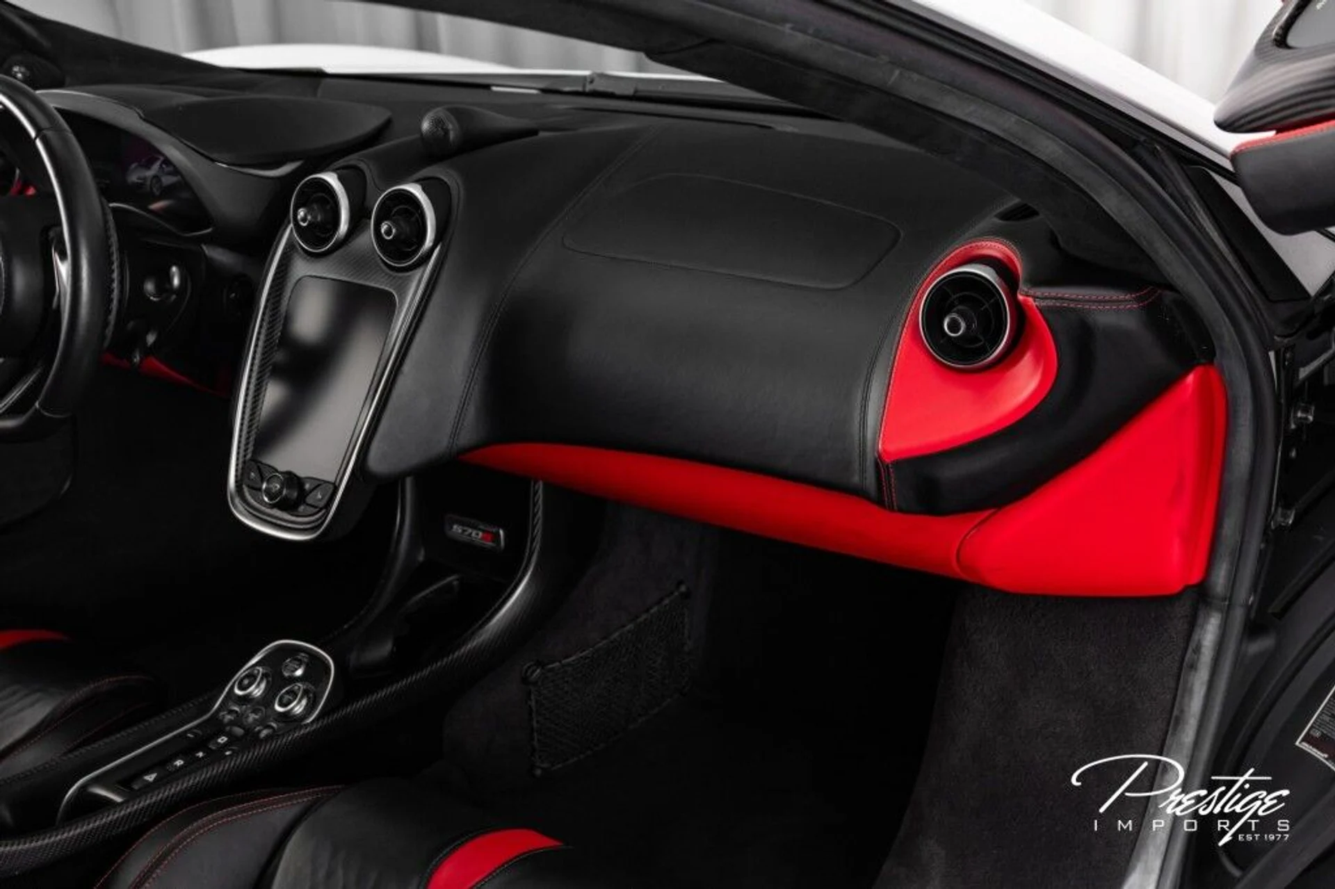 mph039_187959470_f2ec5ba48d0d1d29240bd348b9b155b1_696ed6fcf6