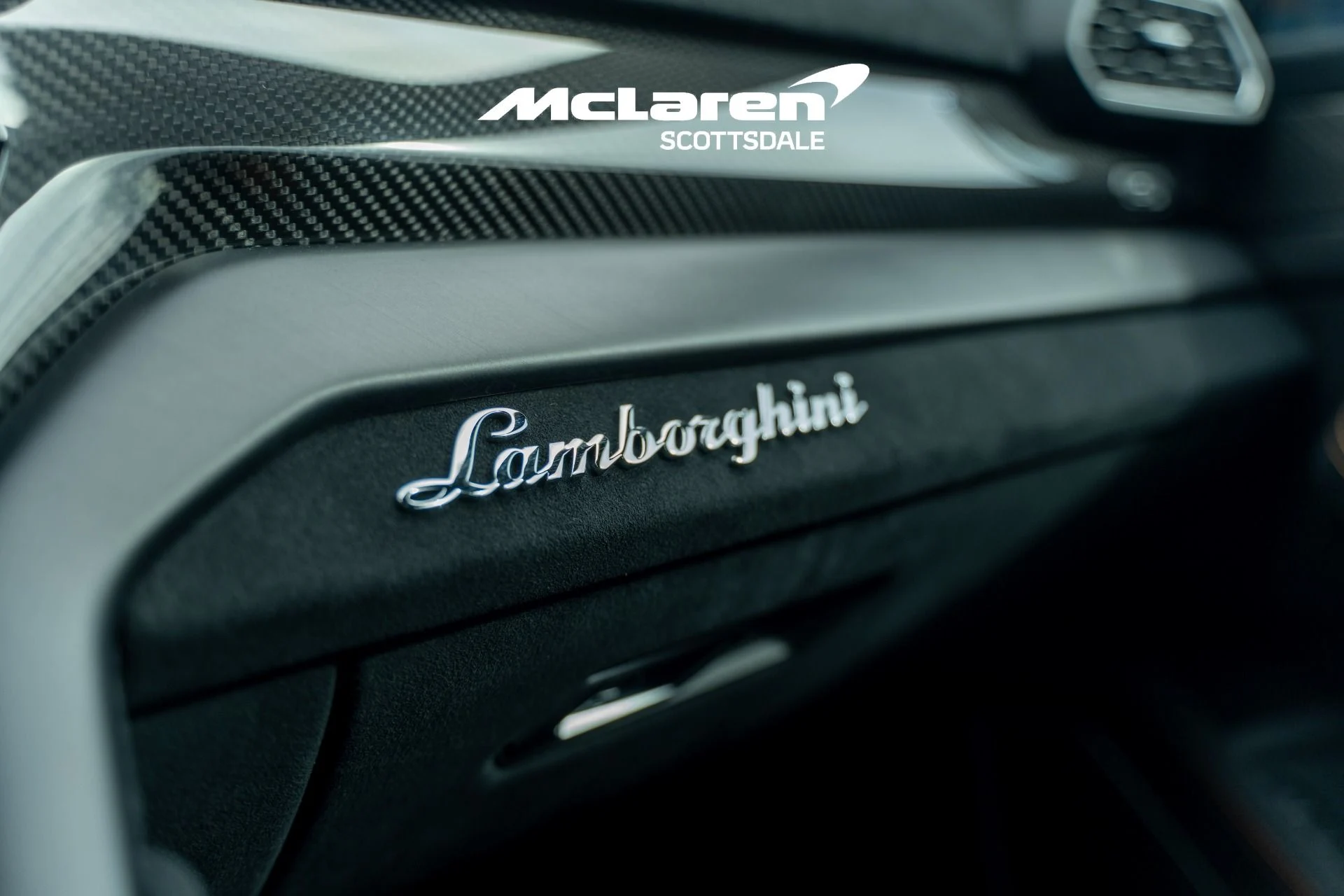 mph039_1889620293_Used_2024_LAMBORGHINI_URUS_Performante_1764564221_2783eff3c5