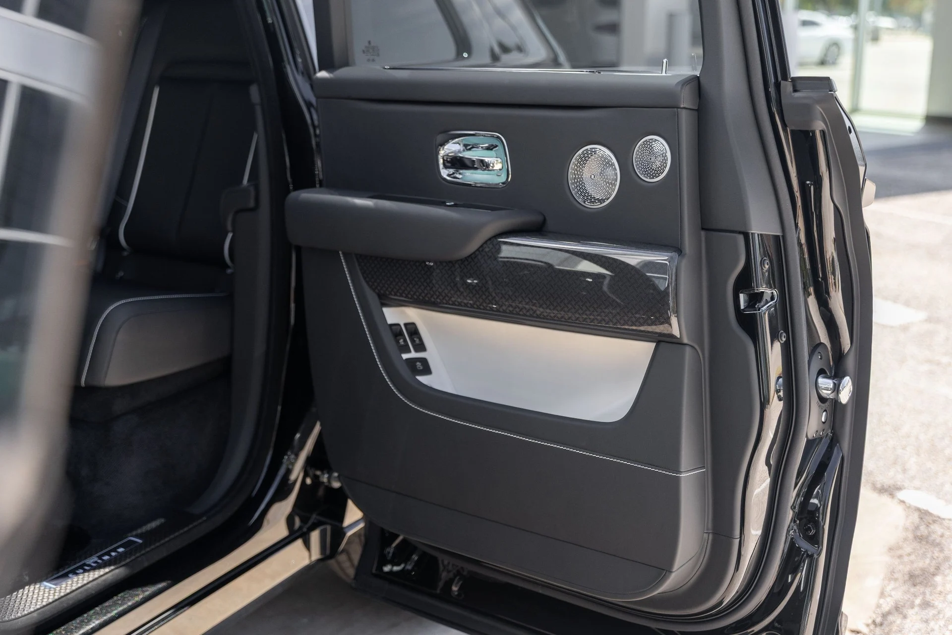 mph039_1909608433_Hi_Tech_Luxury_Imports_LLC_SLA_33_HA_07_VU_236993_image_39_bda70b4deb