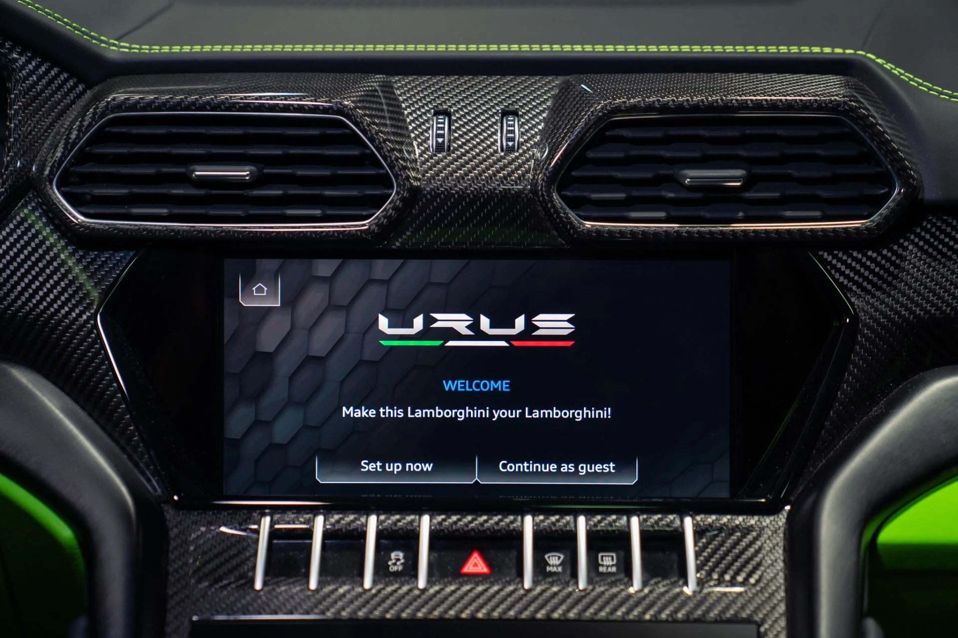 mph039_1912801906_Used_2022_Lamborghini_Urus_FULL_CARBON_EXTERIOR_MASSIVE_MSRP_1786214516_7ebe06fe8f