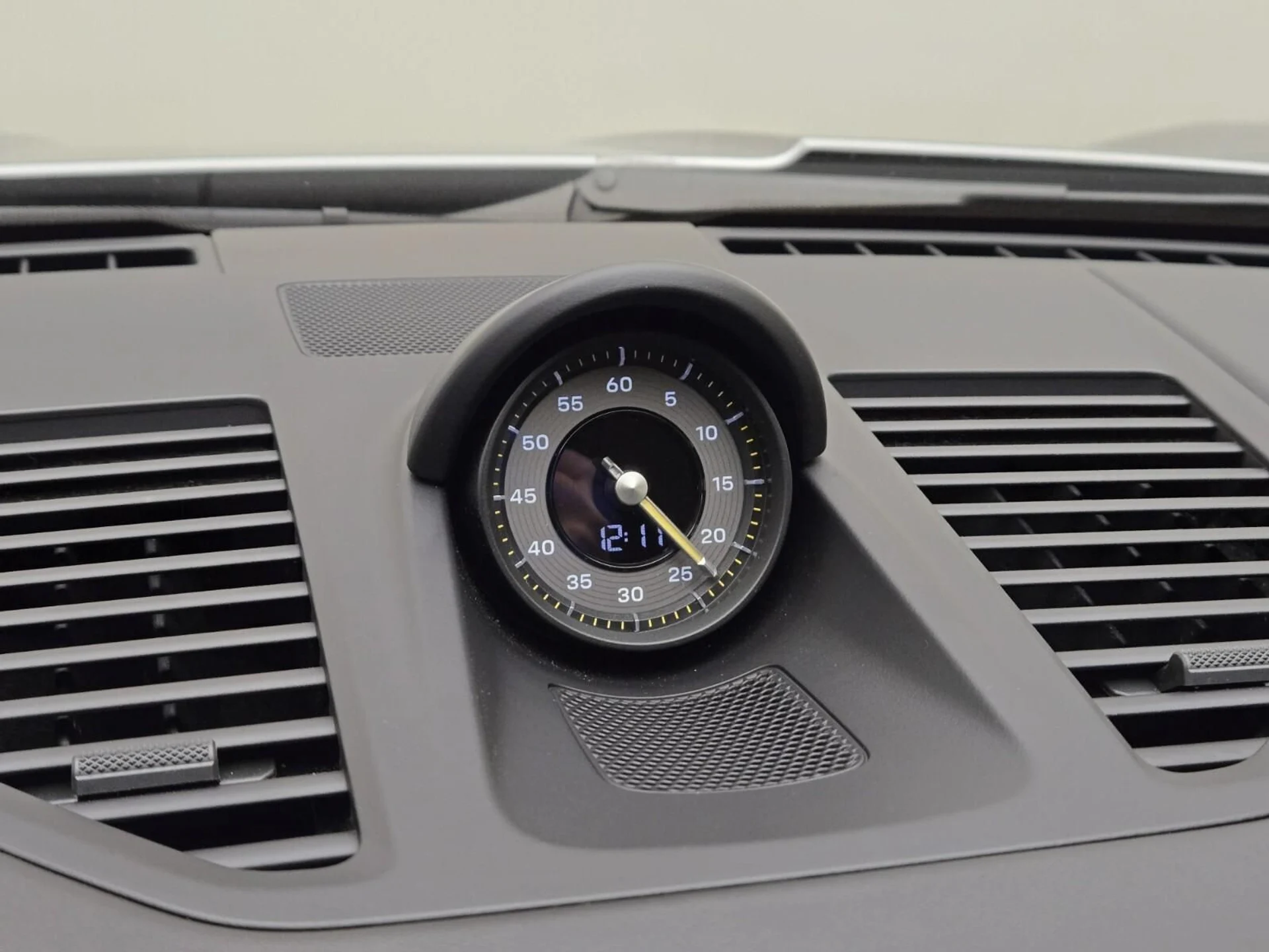 mph039_1913389245_Used_2022_Porsche_911_GT_3_1768977975_899d294b98