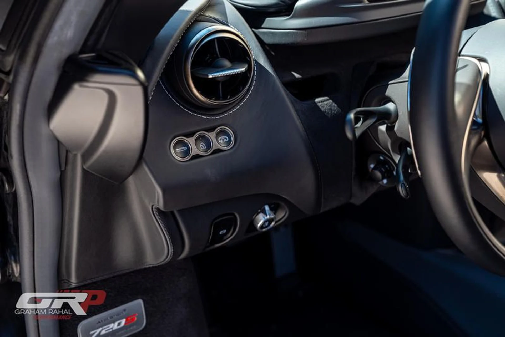 mph039_1923918749_F3_EB_1_BF_2_31_F6_44_A9_9648_78751994495_D_c1b1c45fb3