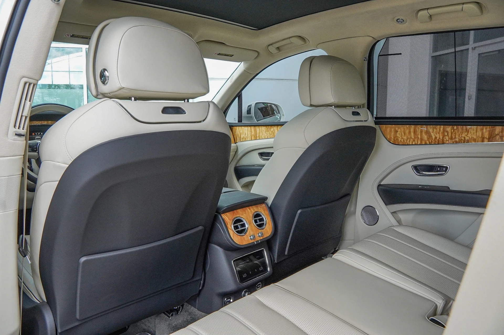 mph039_1925152512_Hi_Tech_Luxury_Imports_LLC_SJAAT_2_ZV_8_PC_018729_image_39_707d8c955a