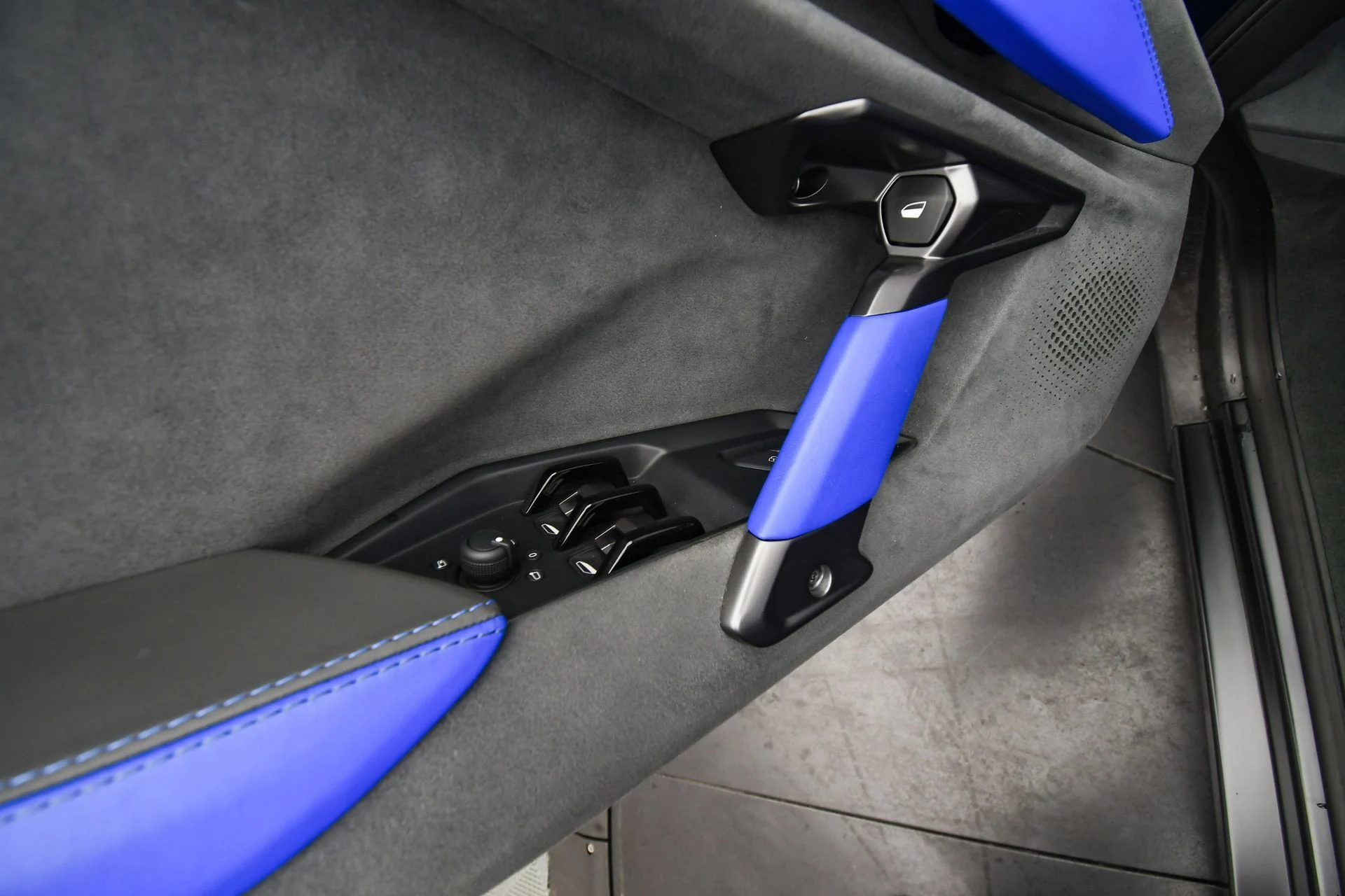 mph039_1934468607_de72ab62cea1417f92b9b44ab0e2a664_3eaaaa8595