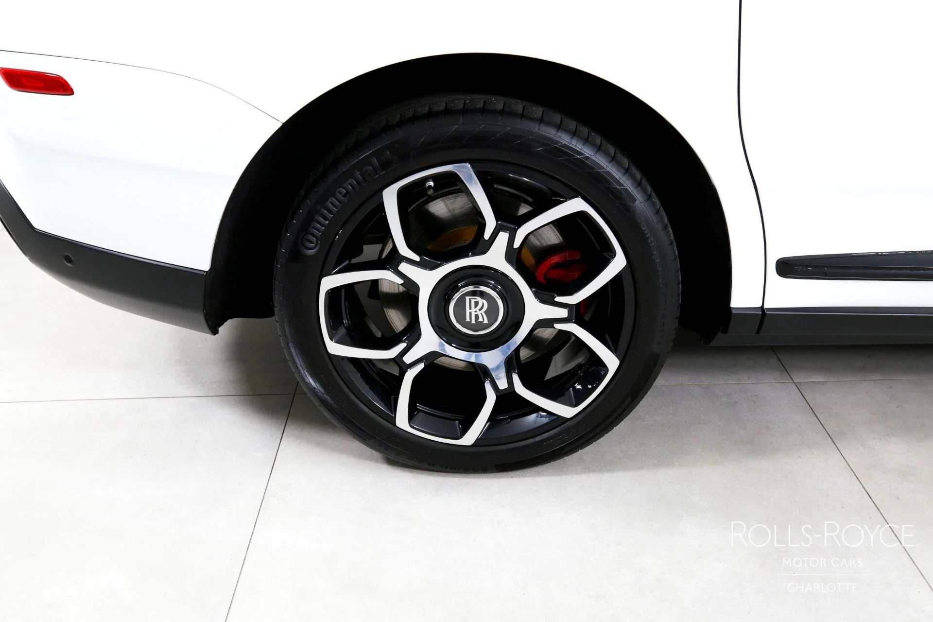 mph039_1951658438_Used_2021_Rolls_Royce_Cullinan_Black_Badge_1767727722_8cdcee3c67