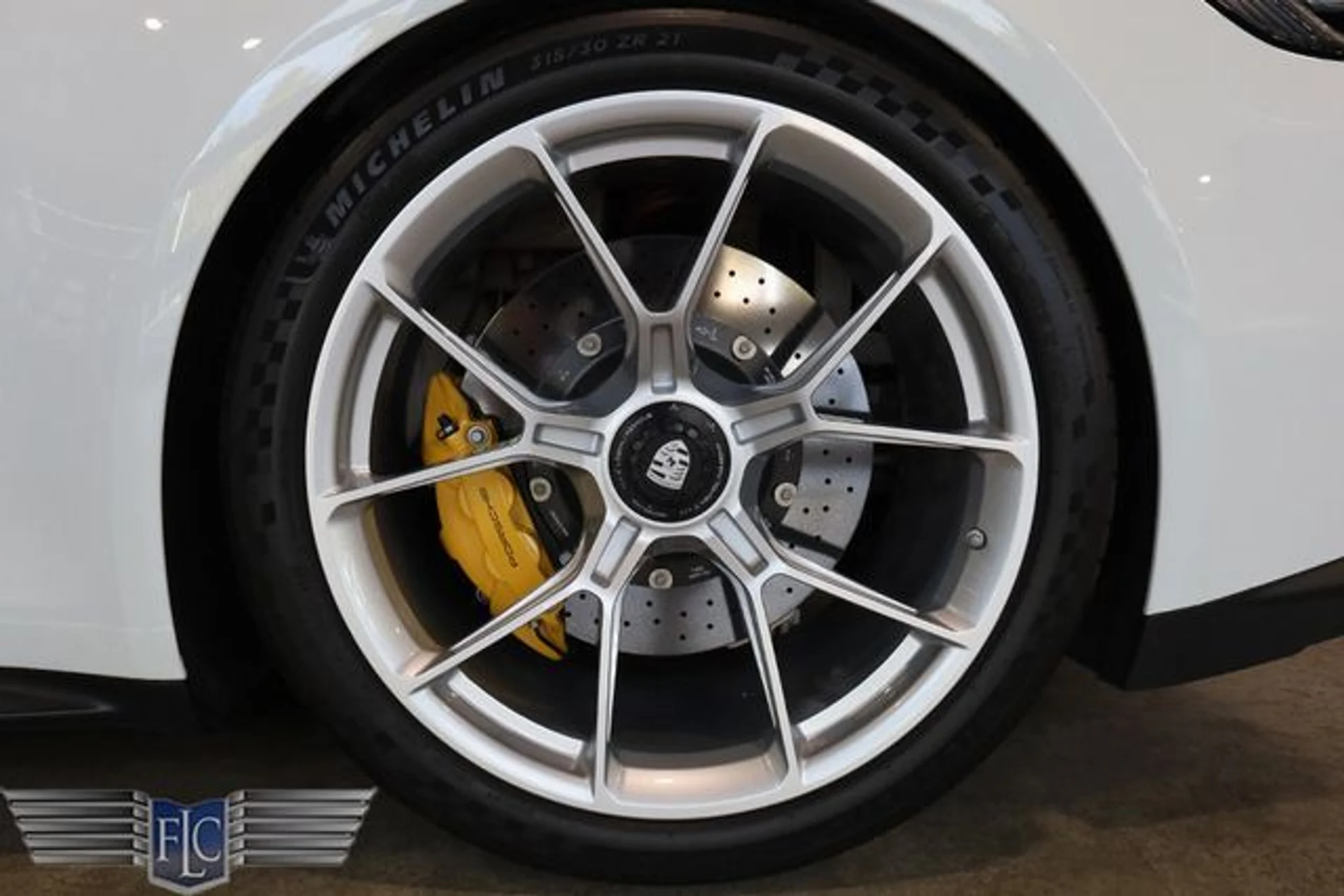 mph039_1963322278_used_2024_porsche_911_gt3coupewtouringpackage_9689_23060491_44_640_6d2496460e