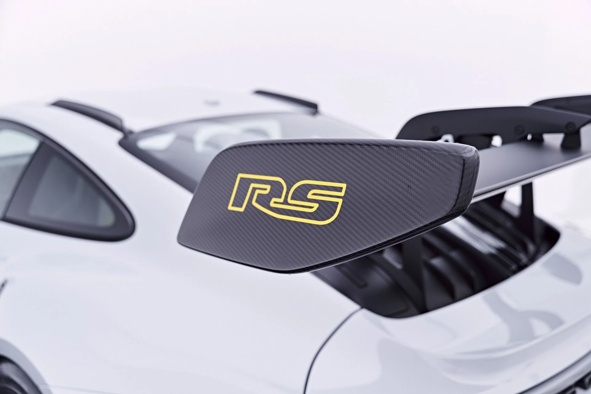mph039_196685120_Used_2025_Porsche_911_GT_3_RS_1781833696_0f65271163