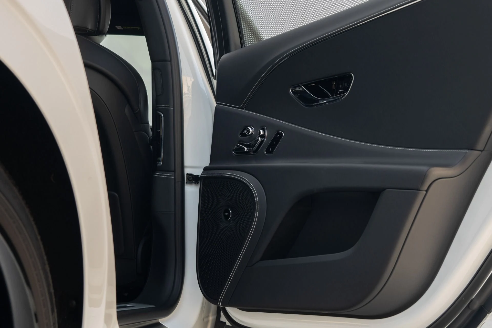 mph039_198551382_Used_2024_Bentley_Flying_Spur_Edition_8_1757964634_9890e1baa2