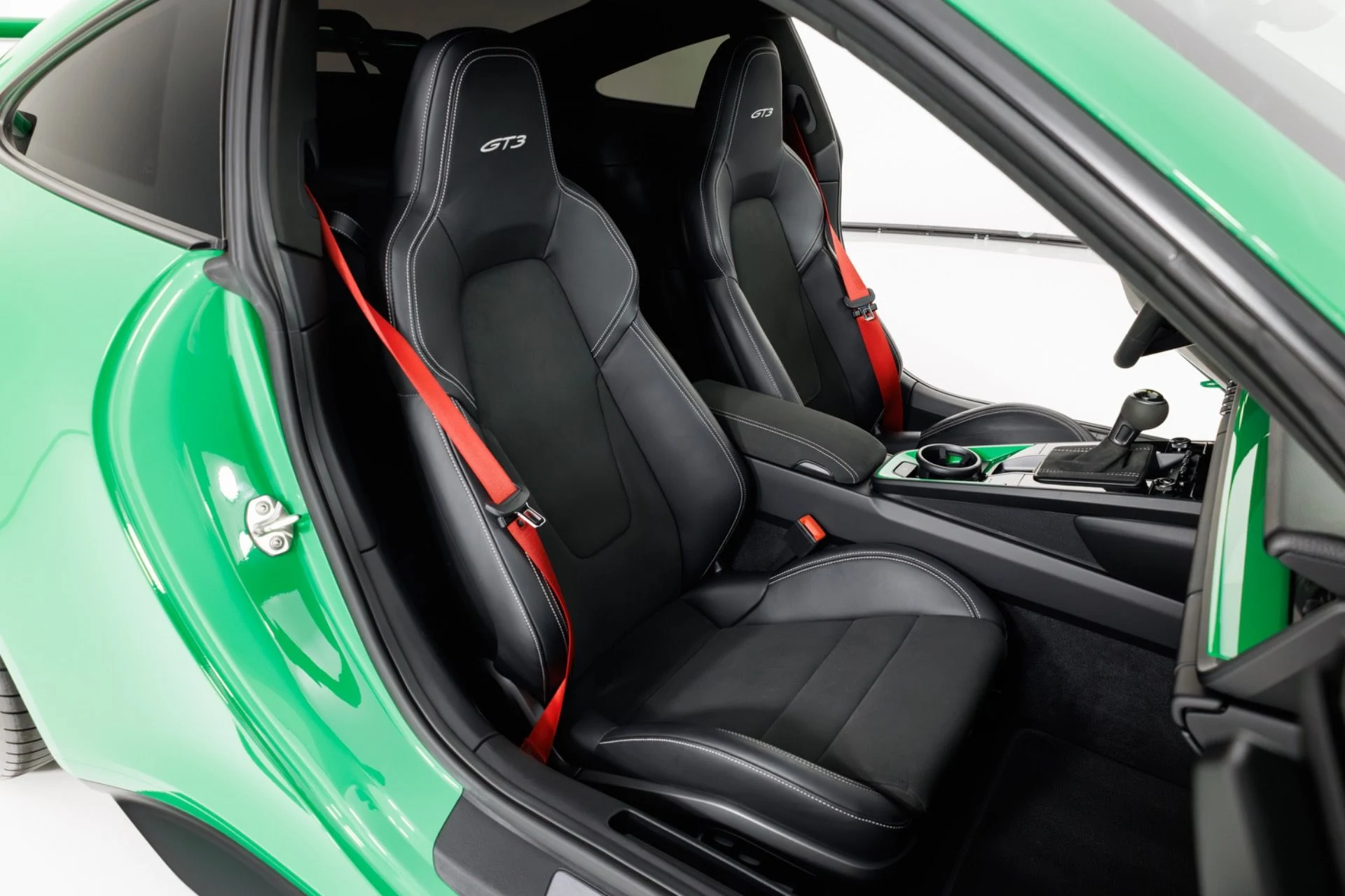 mph039_1986312156_Used_2022_Porsche_911_GT_3_1781204534_7109687941