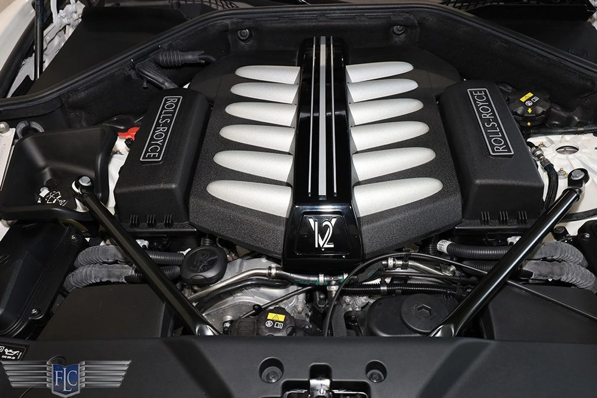 mph039_1992267733_used_2017_rolls_royce_dawn_convertible_9689_23039198_40_1024_53581e724a