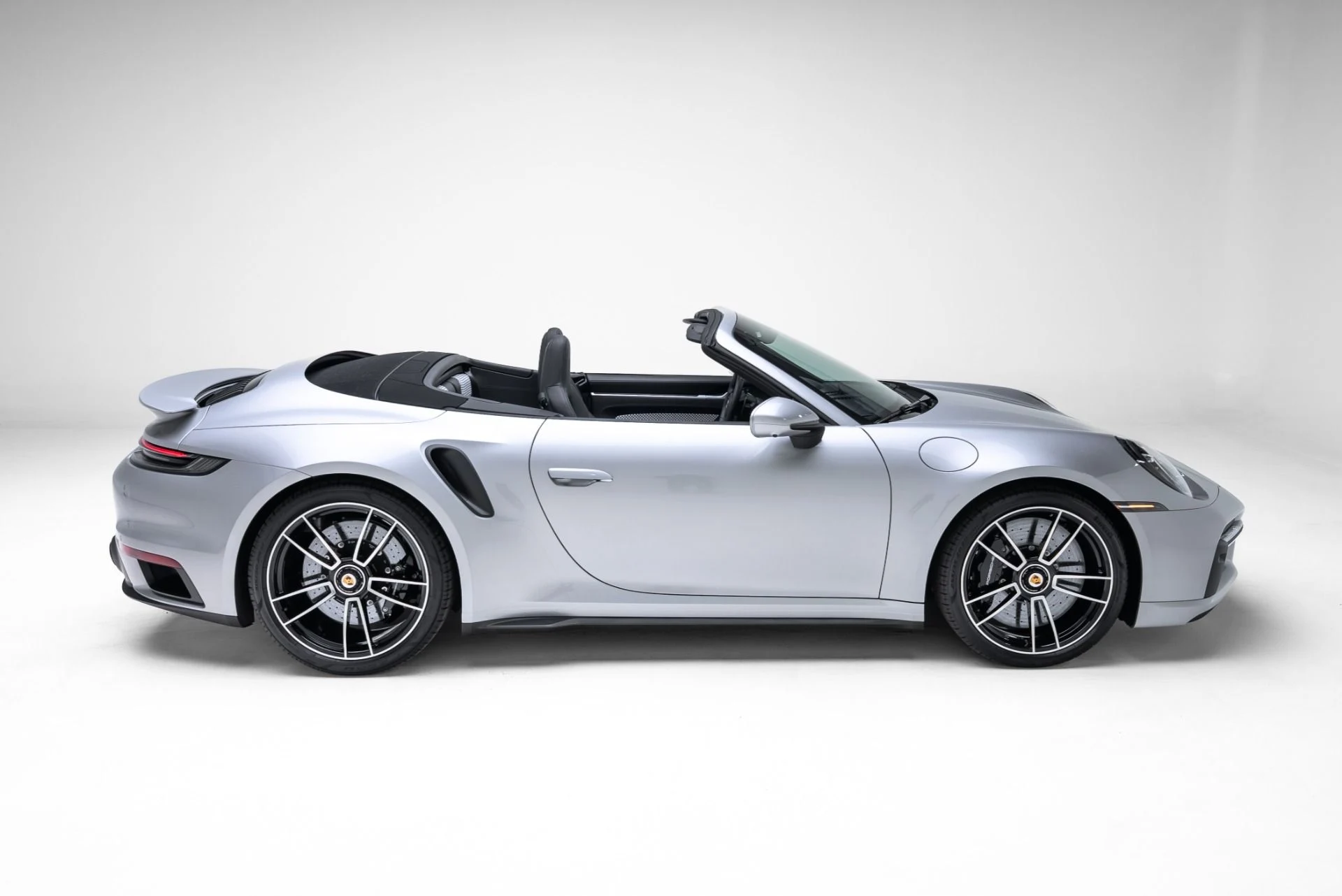 mph039_2005266019_Used_2025_Porsche_911_Turbo_S_1772494220_5503cfb53d