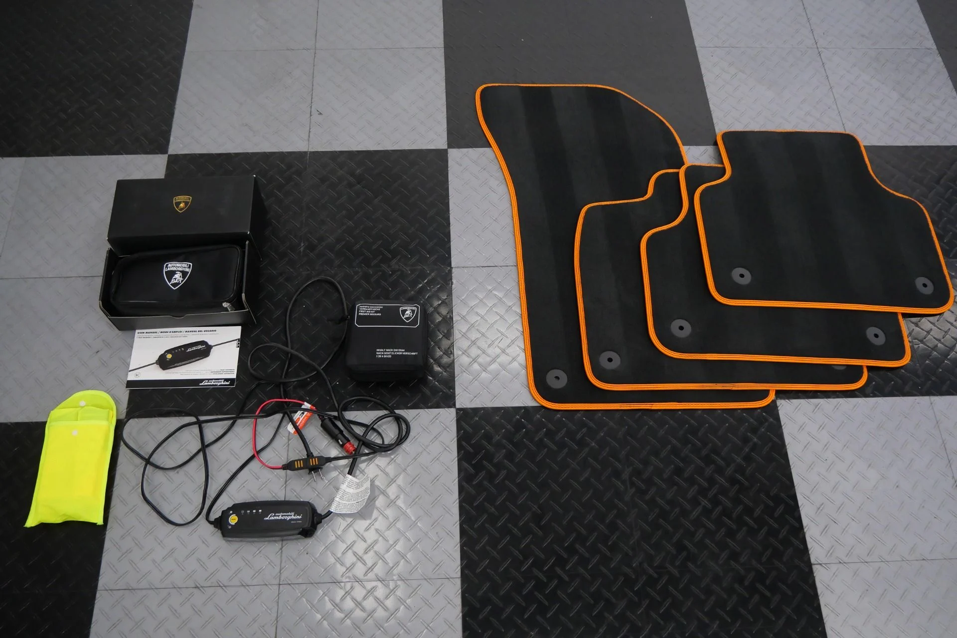 mph039_2005776369_Used_2023_Lamborghini_Urus_S_Very_Low_Miles_657_Horsepower_Bang_and_Olufsen_Audio_1781208380_a6111d232c