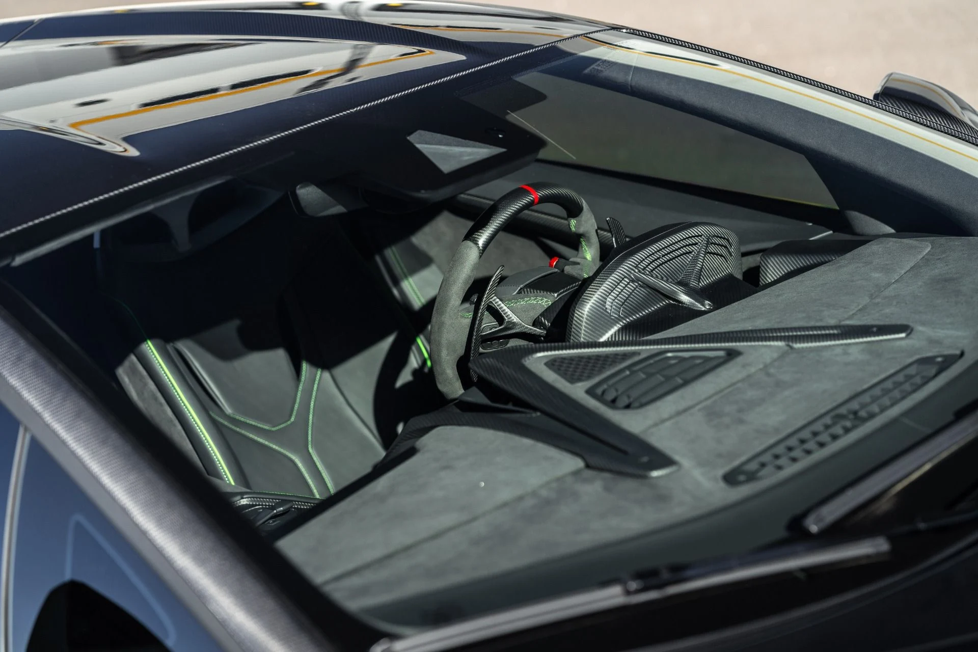 mph039_2016385238_Used_2025_Lamborghini_Revuelto_1791313088_f99591d48d
