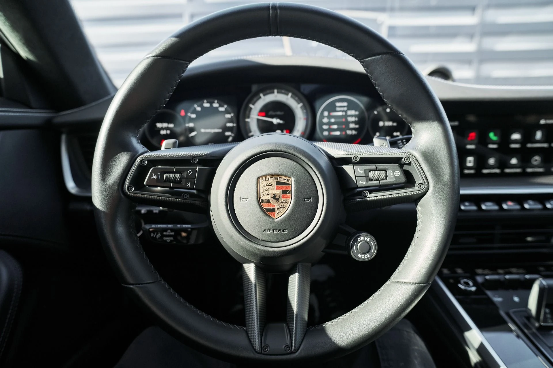 mph039_2019058910_Used_2024_Porsche_911_Turbo_1765937818_7900976035