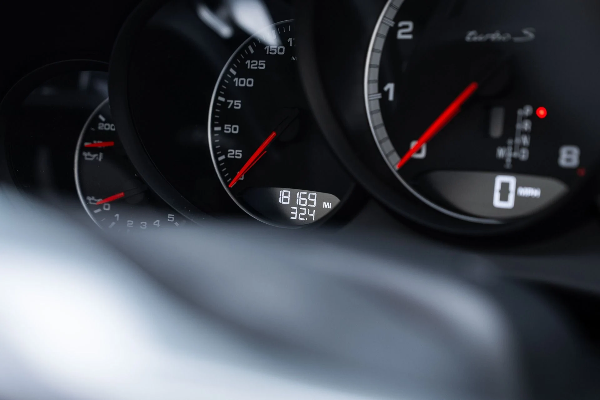 mph039_2041904490_Used_2016_Porsche_911_Turbo_S_1764978254_df28d18c95