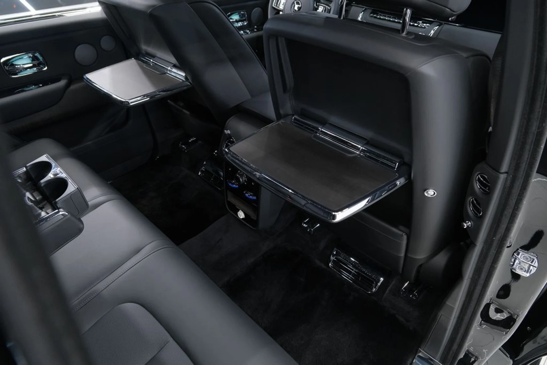 mph039_2042356877_ee579a9655adf84bdab0fcf1a28d1fa2_7351a36225