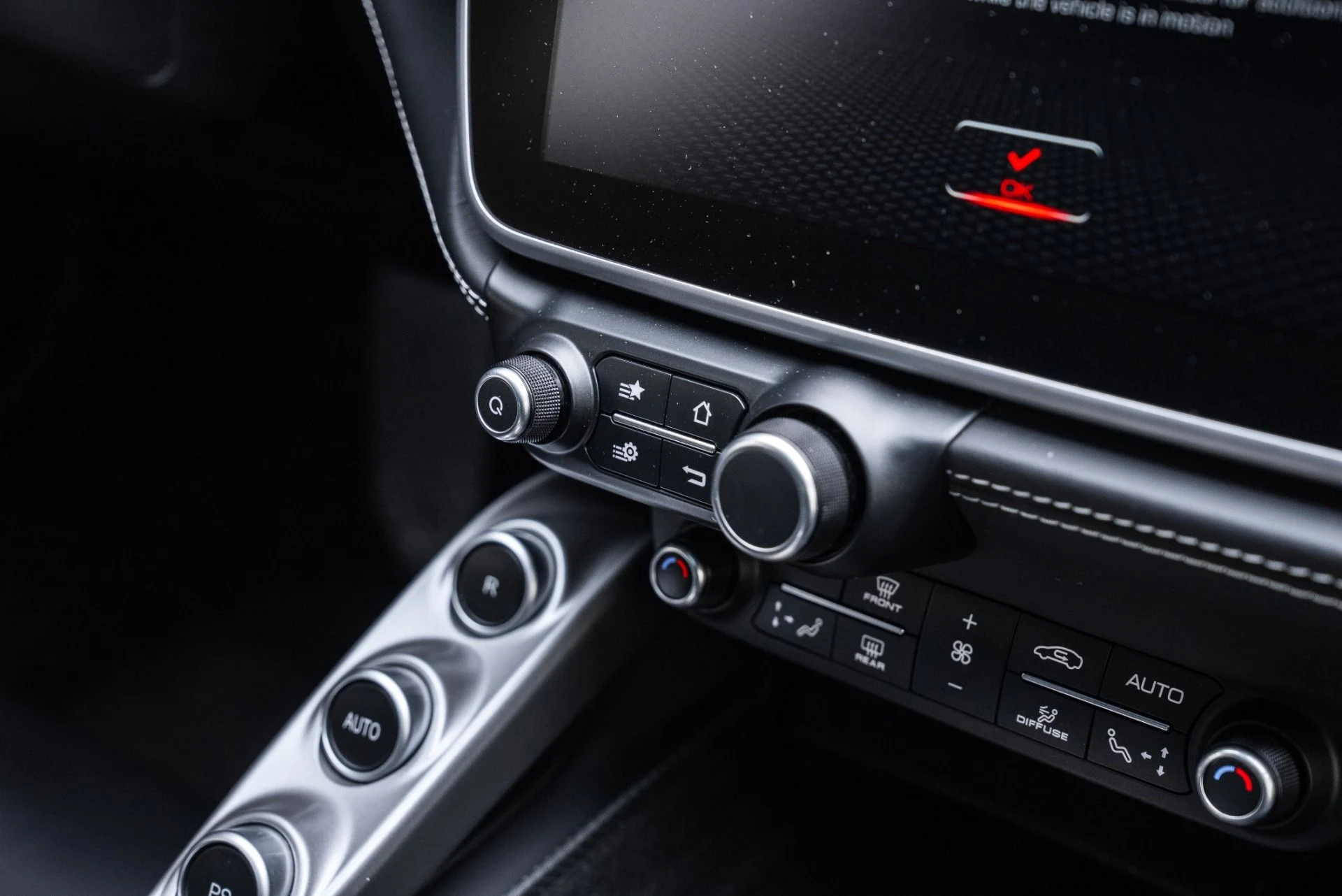 mph039_2043985741_Used_2018_Ferrari_GTC_4_Lusso_1768413902_02149ab033