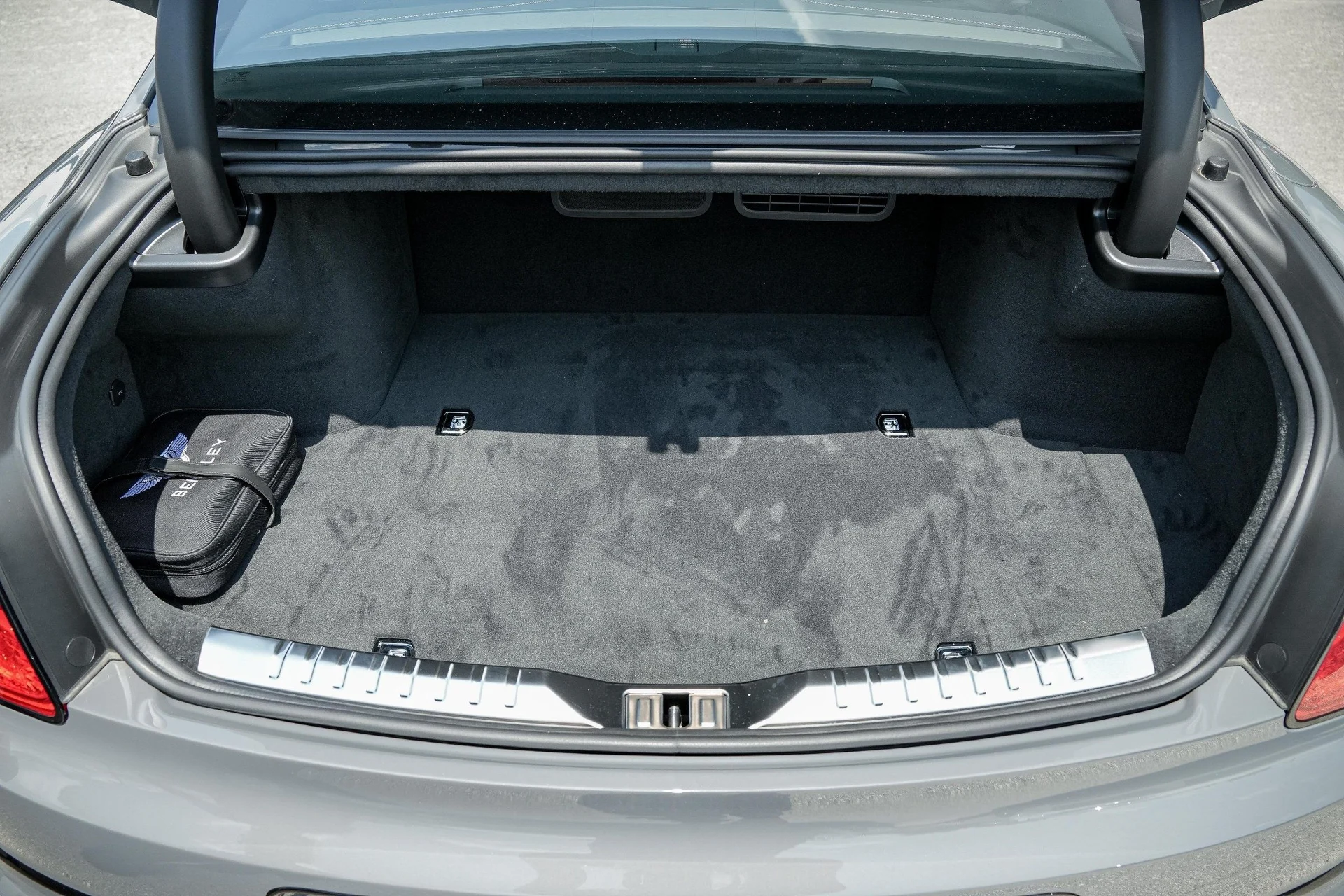 mph039_2044068748_Hi_Tech_Luxury_Imports_LLC_SCBBP_6_ZGXSC_023023_image_39_e1d6b55aee