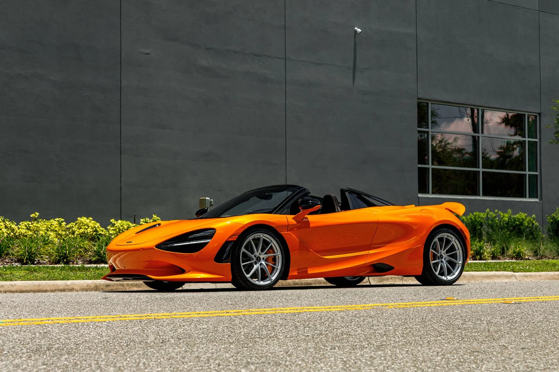 mph039_2046558204_Used_2024_Mc_Laren_750_S_Spider_a7722bedce