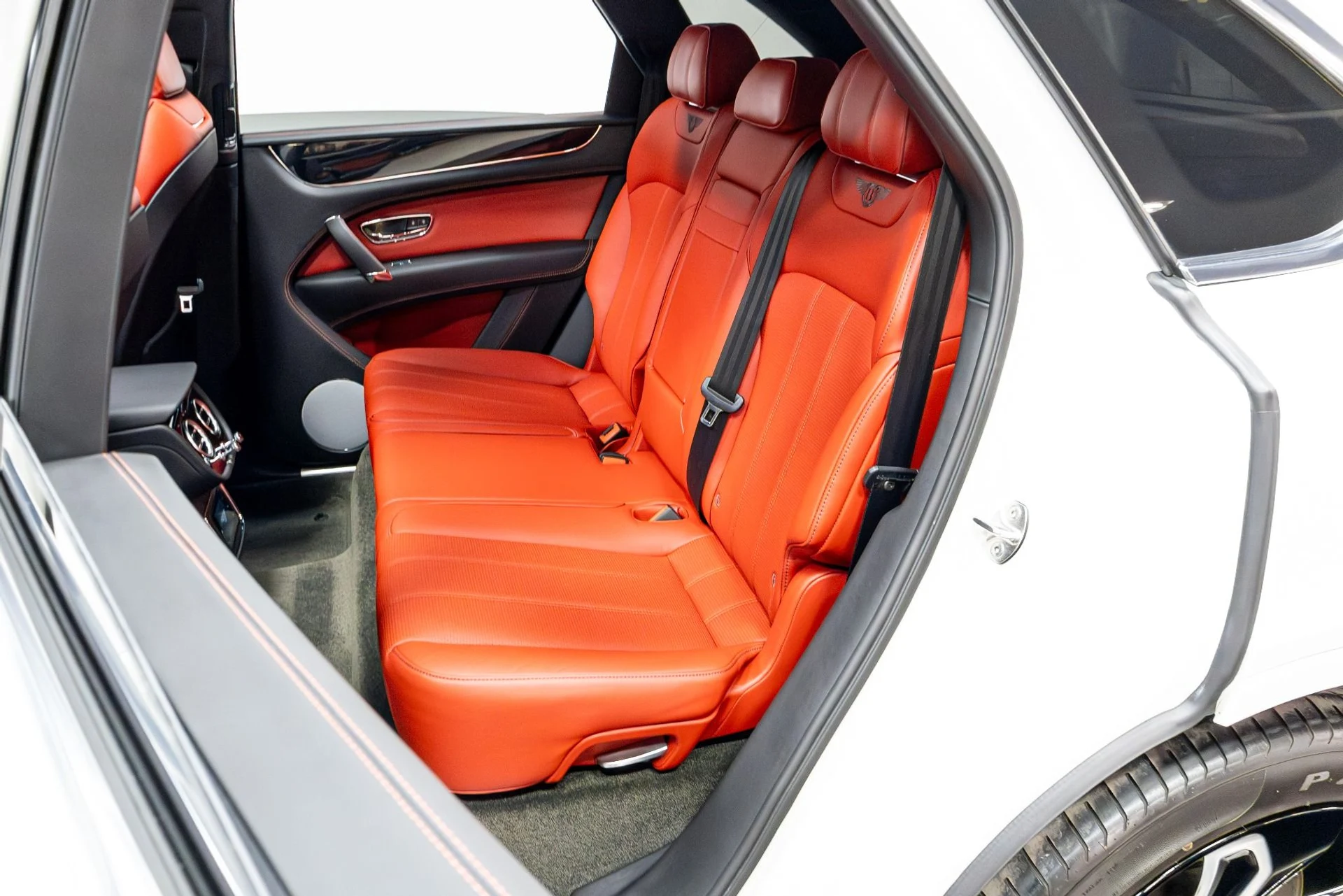 mph039_2053036333_Used_2020_Bentley_Bentayga_V8_1774292202_acad417941