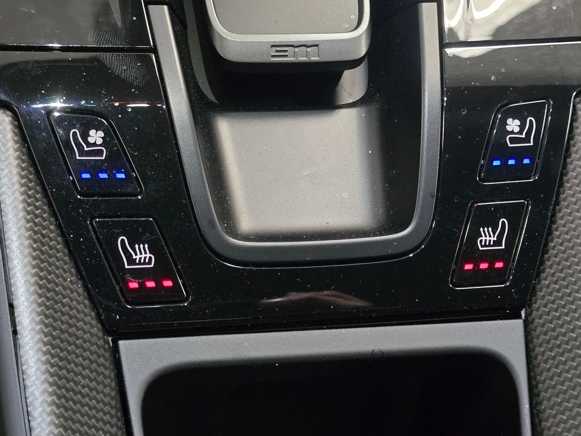 mph039_2053829937_775cbe5925234ce084665ace213e59bex_bf6a7a4f9f