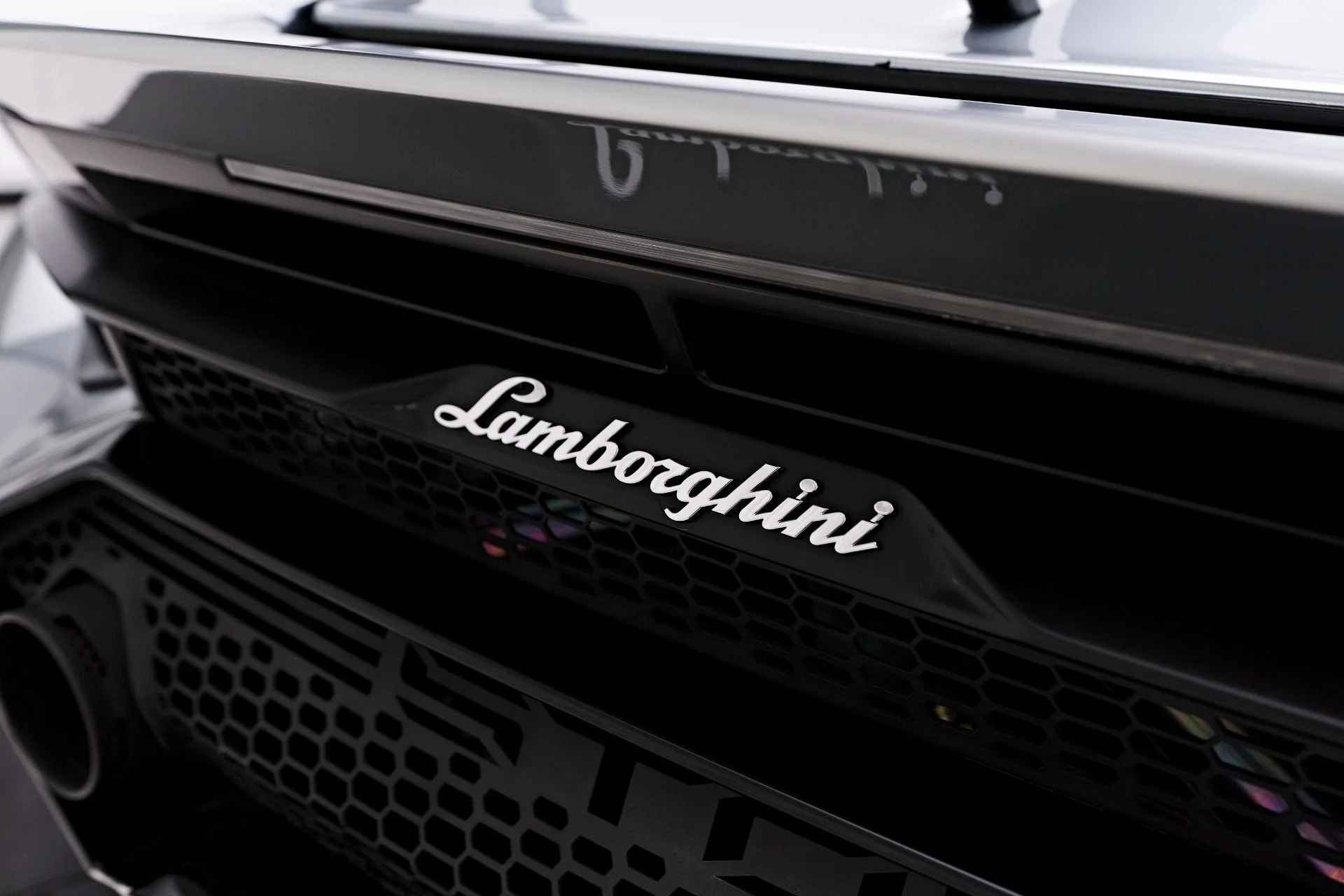 mph039_2060015824_Used_2023_Lamborghini_Huracan_STO_Base_1754673404_e70342946f