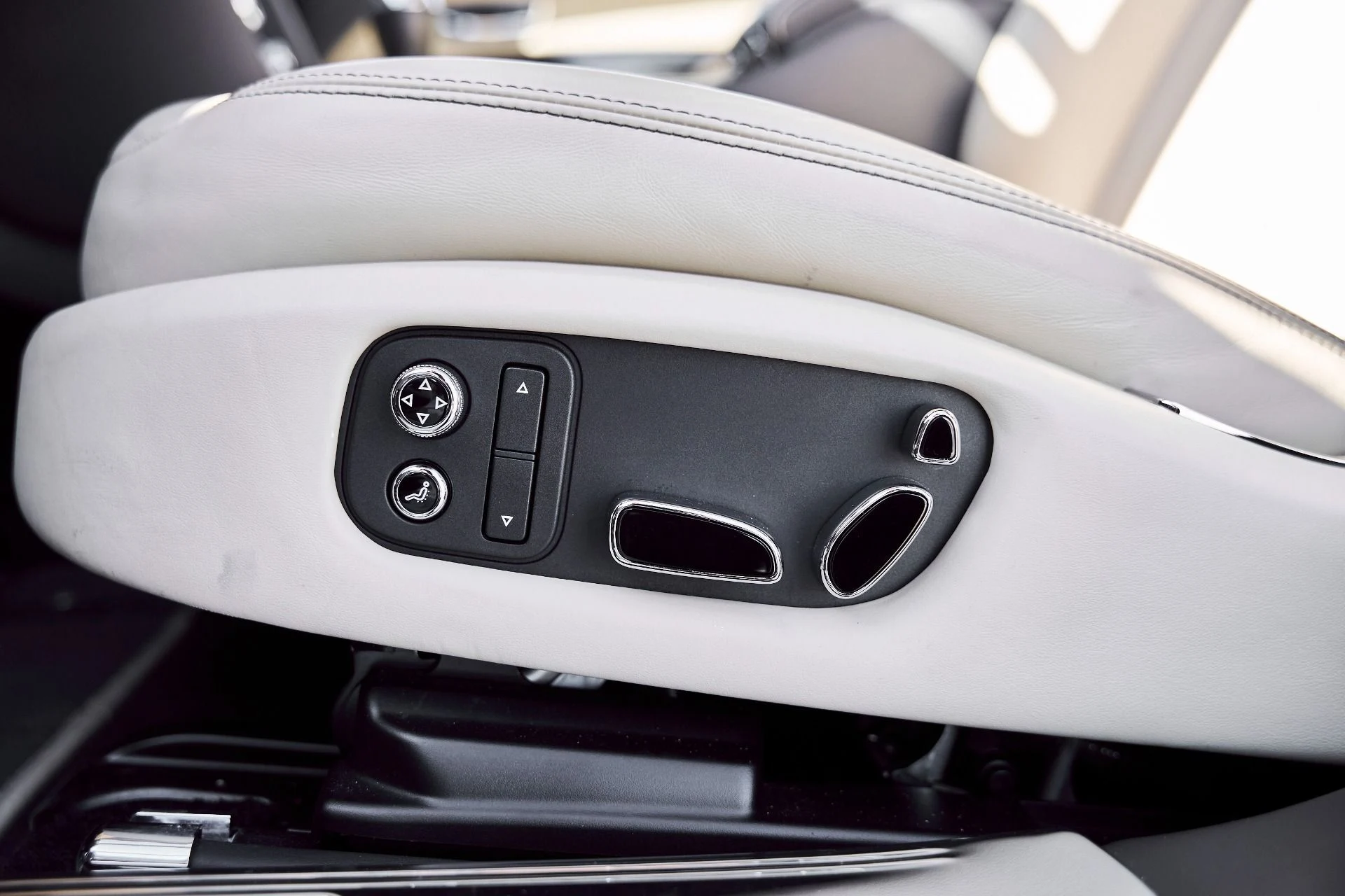 mph039_2071482143_Used_2019_Bentley_Mulsanne_Base_1773861388_dead50d77b