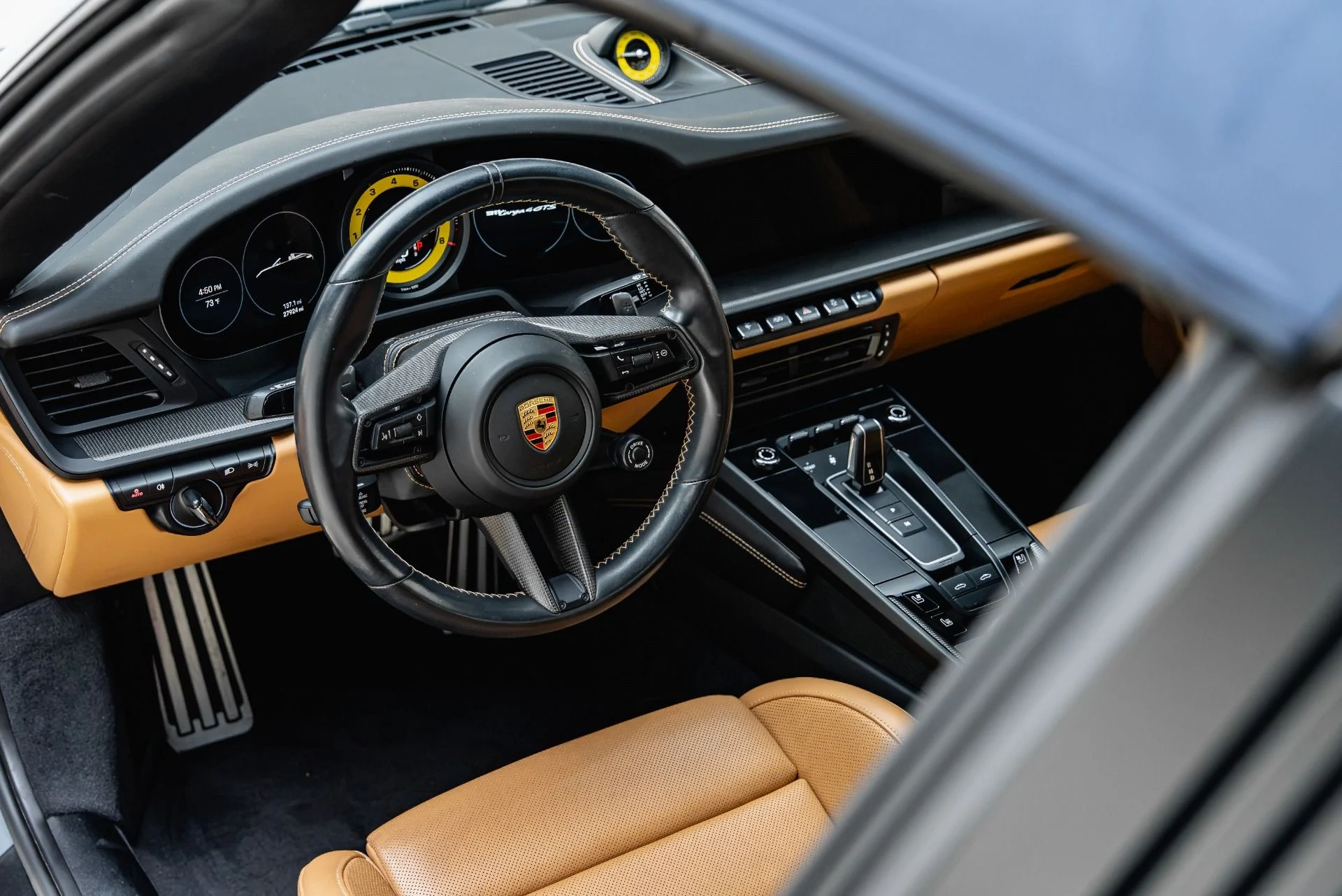 mph039_2084505540_Used_2023_Porsche_911_Targa_4_GTS_1784608848_76f8660909