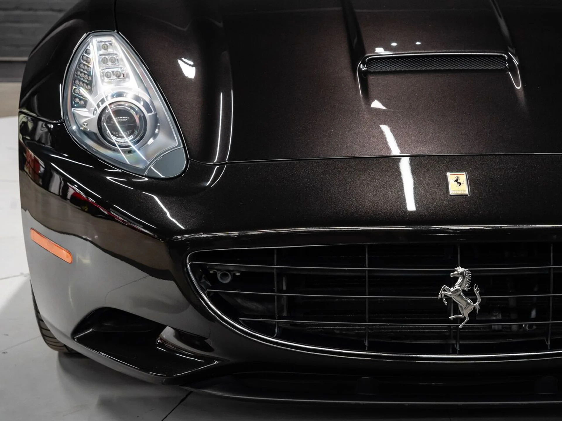 mph039_2084508673_ferrari_california_2011_e462ded7ac