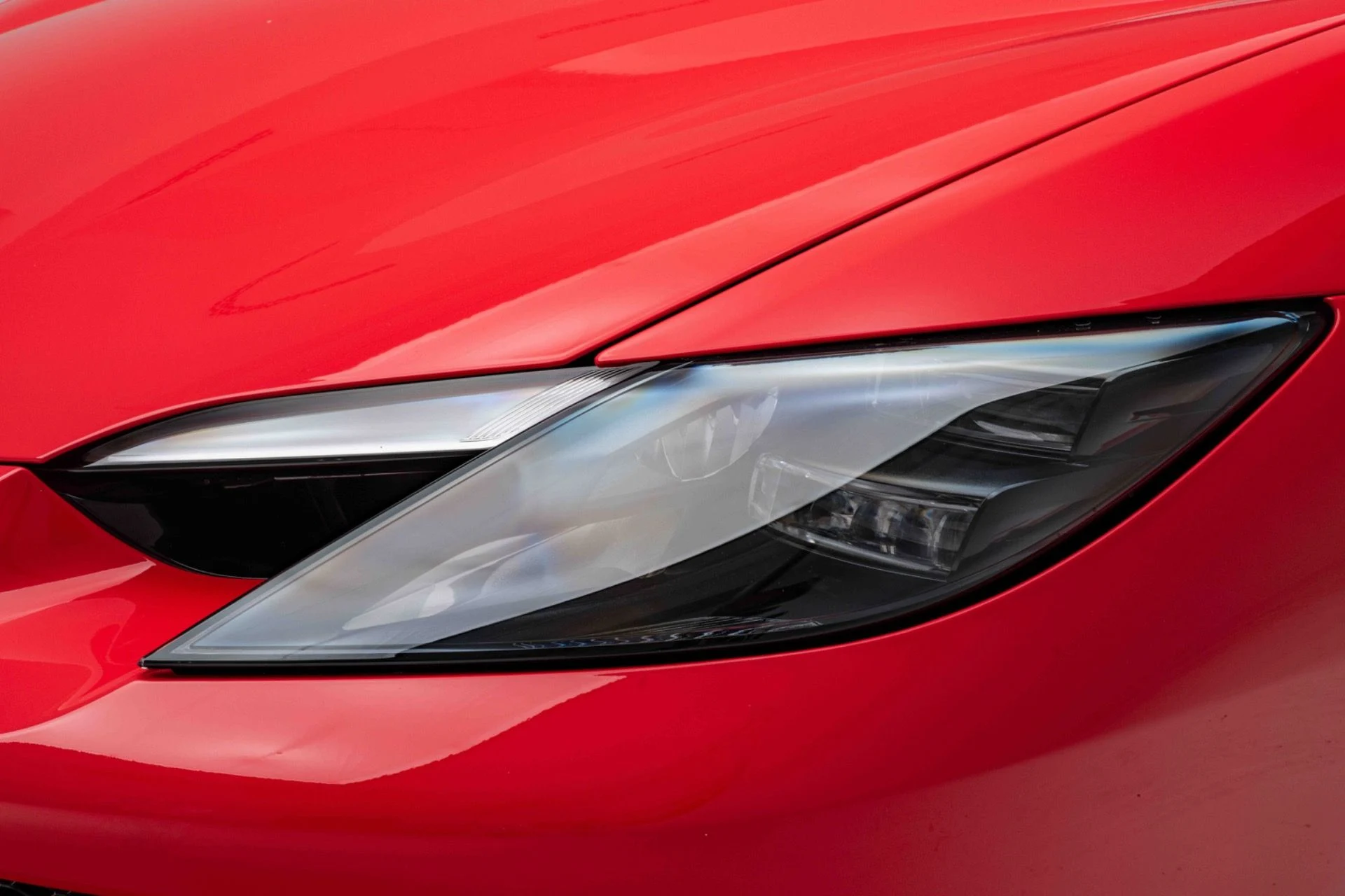 mph039_2090850573_Used_2025_Ferrari_296_GTB_1774025105_d3254debac