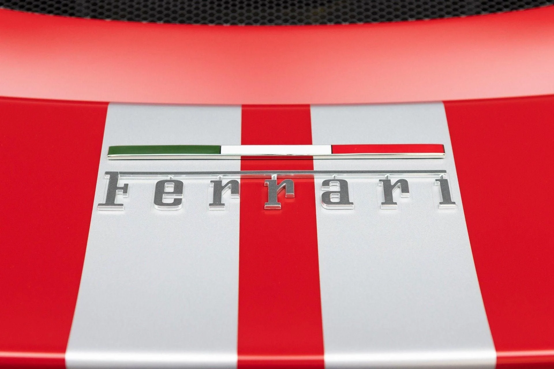mph039_2097191755_Used_2024_Ferrari_296_GTB_1777367542_ac14504e10