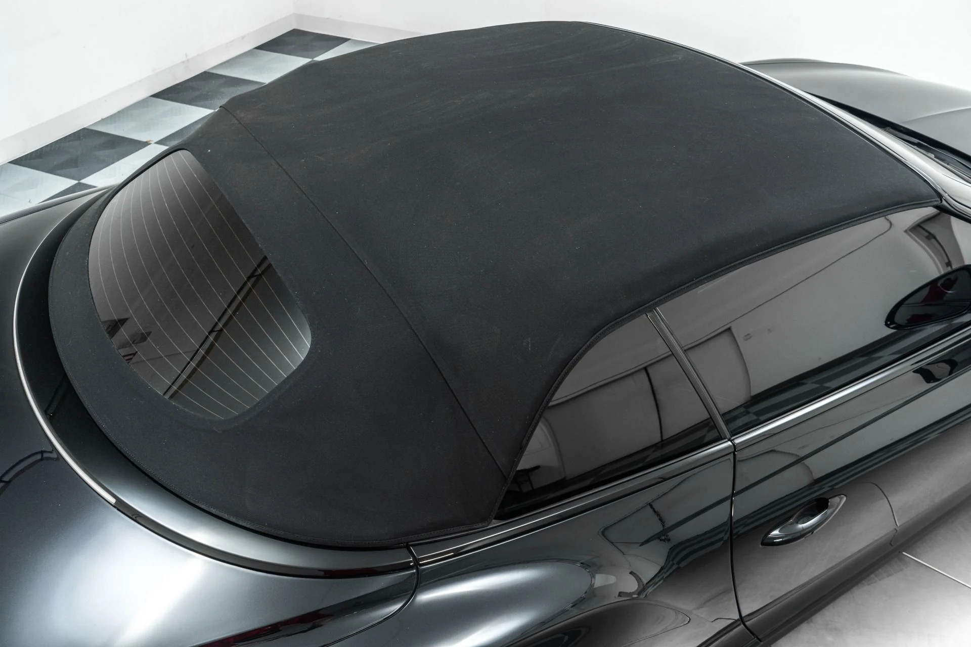 mph039_2104499114_Used_2023_Bentley_Continental_GTC_S_V8_1775843308_e086102f5f