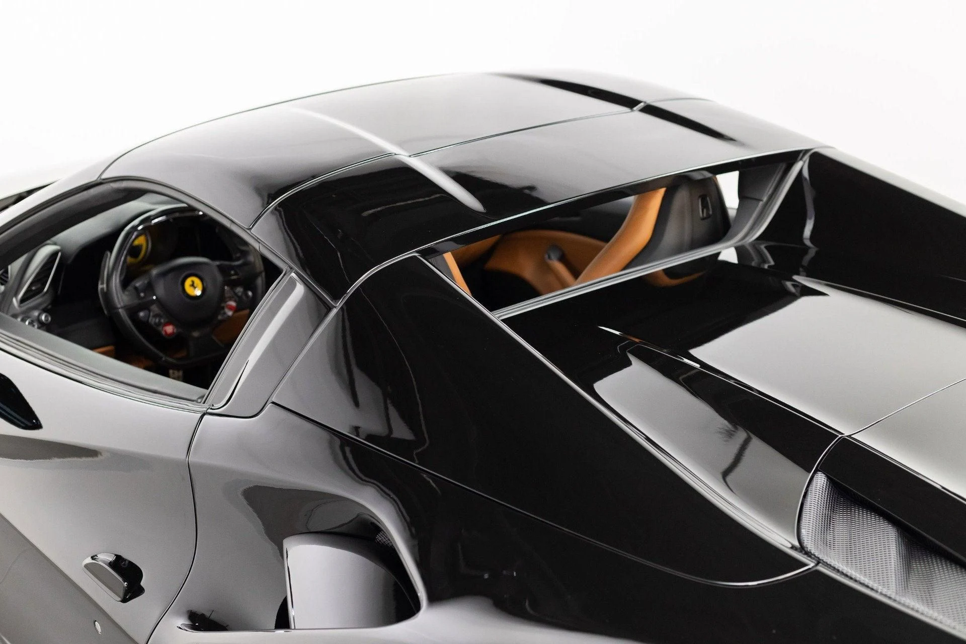 mph039_2117477481_Used_2017_Ferrari_488_Spider_1777367842_a57ade658f