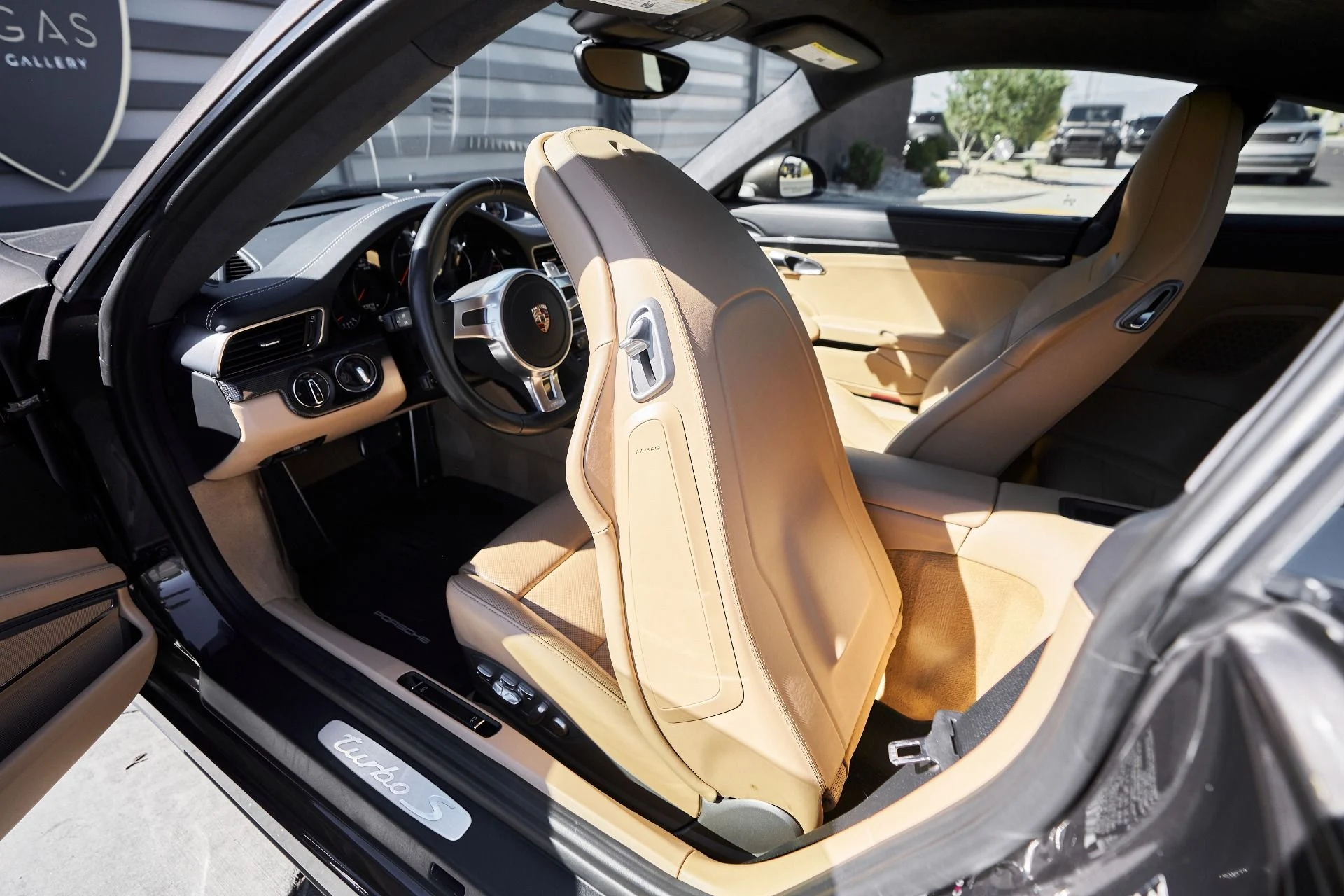 mph039_2117496254_Used_2015_Porsche_911_Turbo_S_1759451659_e300702d5f