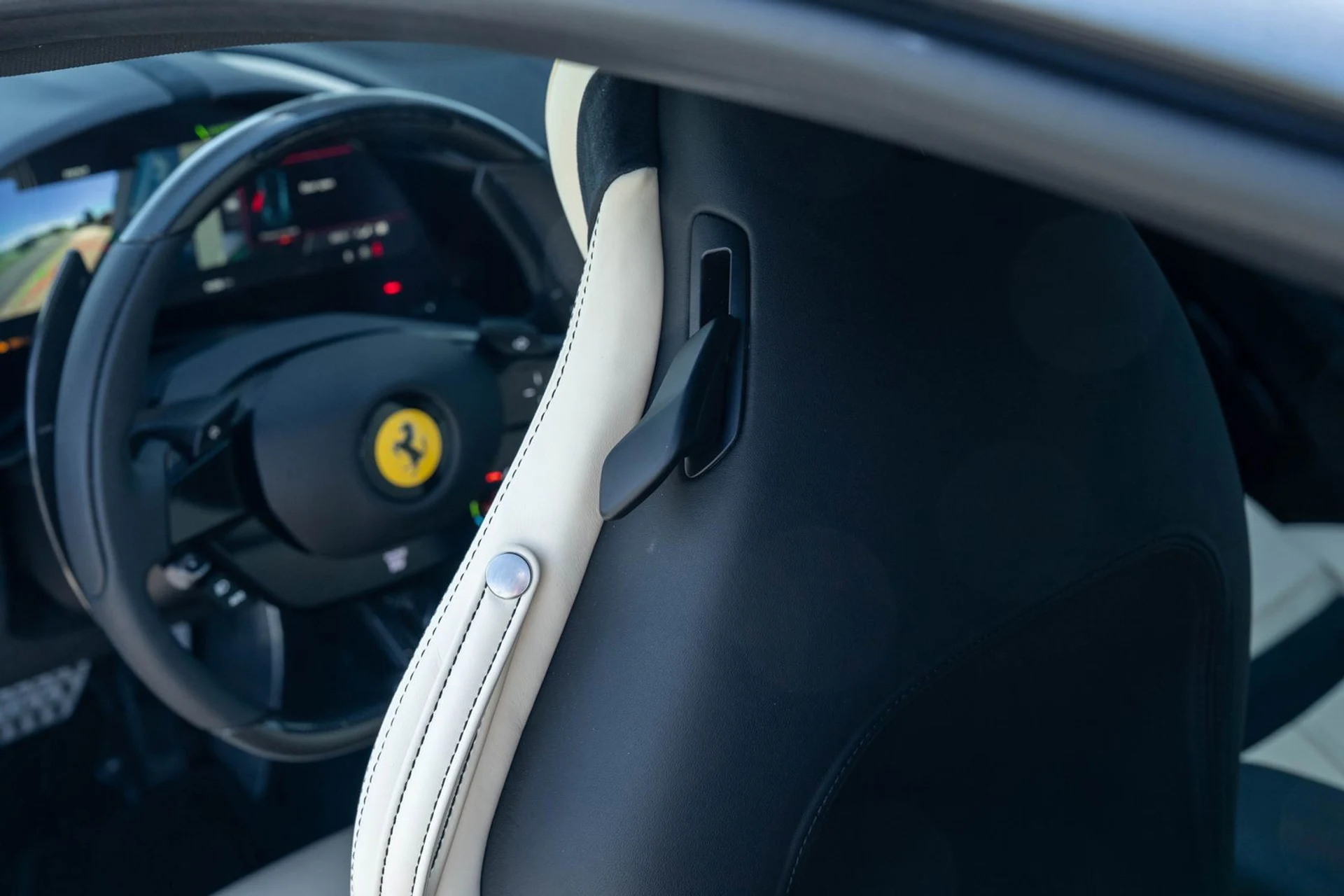 mph039_2120219465_518cf7bc7da746f3b1e0cbf27b7bedcb_0d916b1dcc