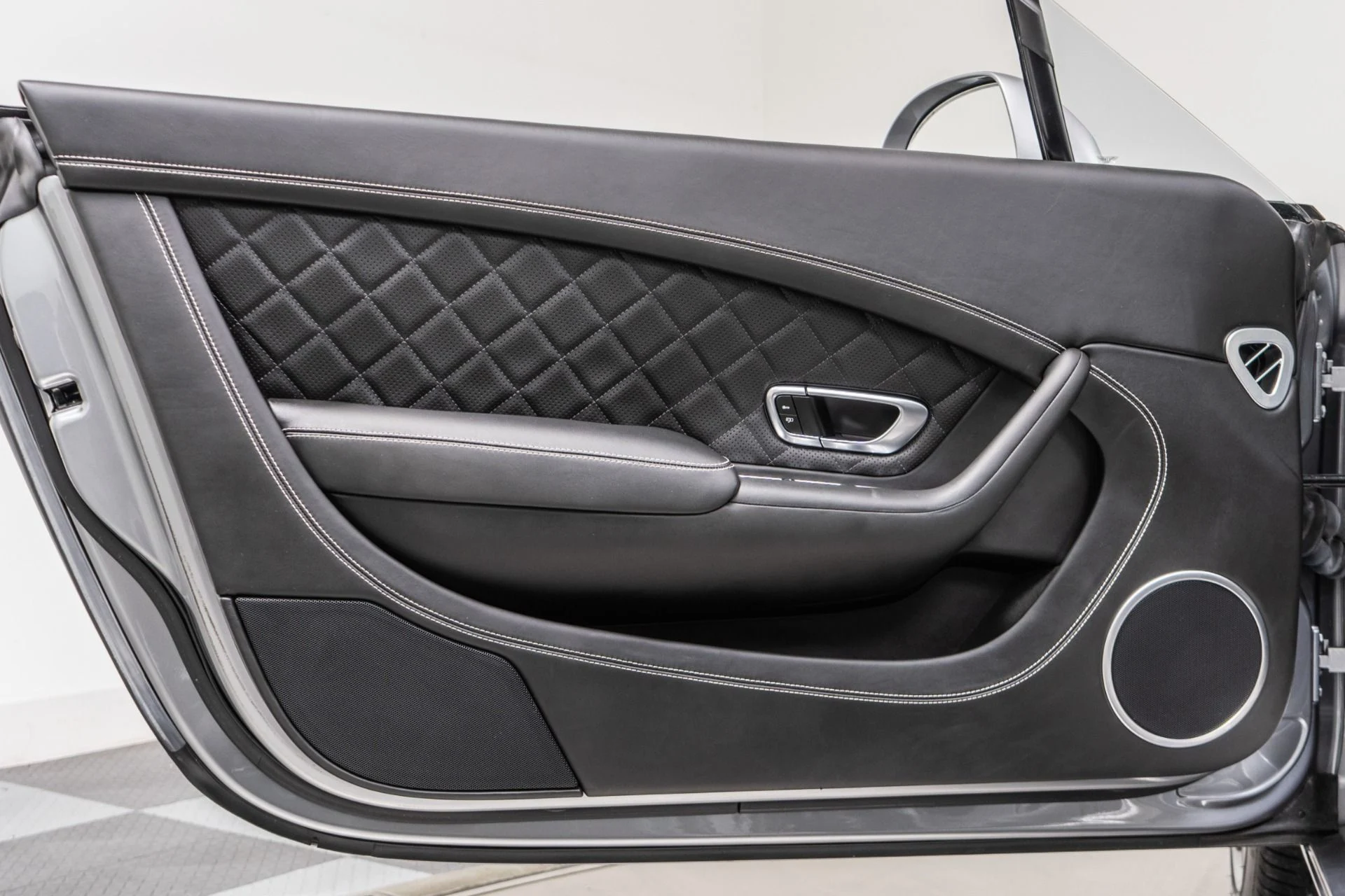 mph039_213453050_Used_2017_Bentley_Continental_GT_V8_S_1788212426_70a80a4898