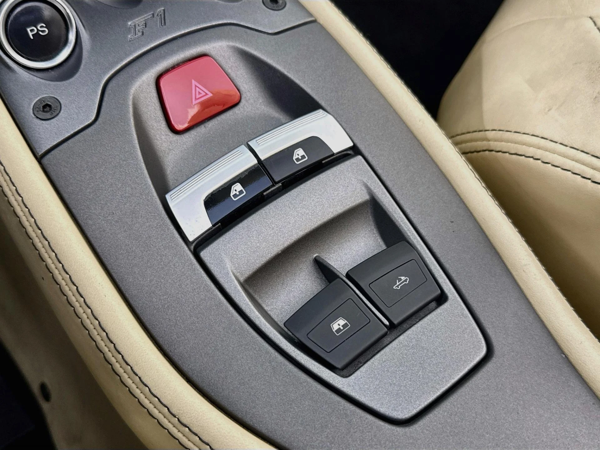 mph039_2139165549_Used_2012_Ferrari_458_Spider_1790030304_97b236d7f4