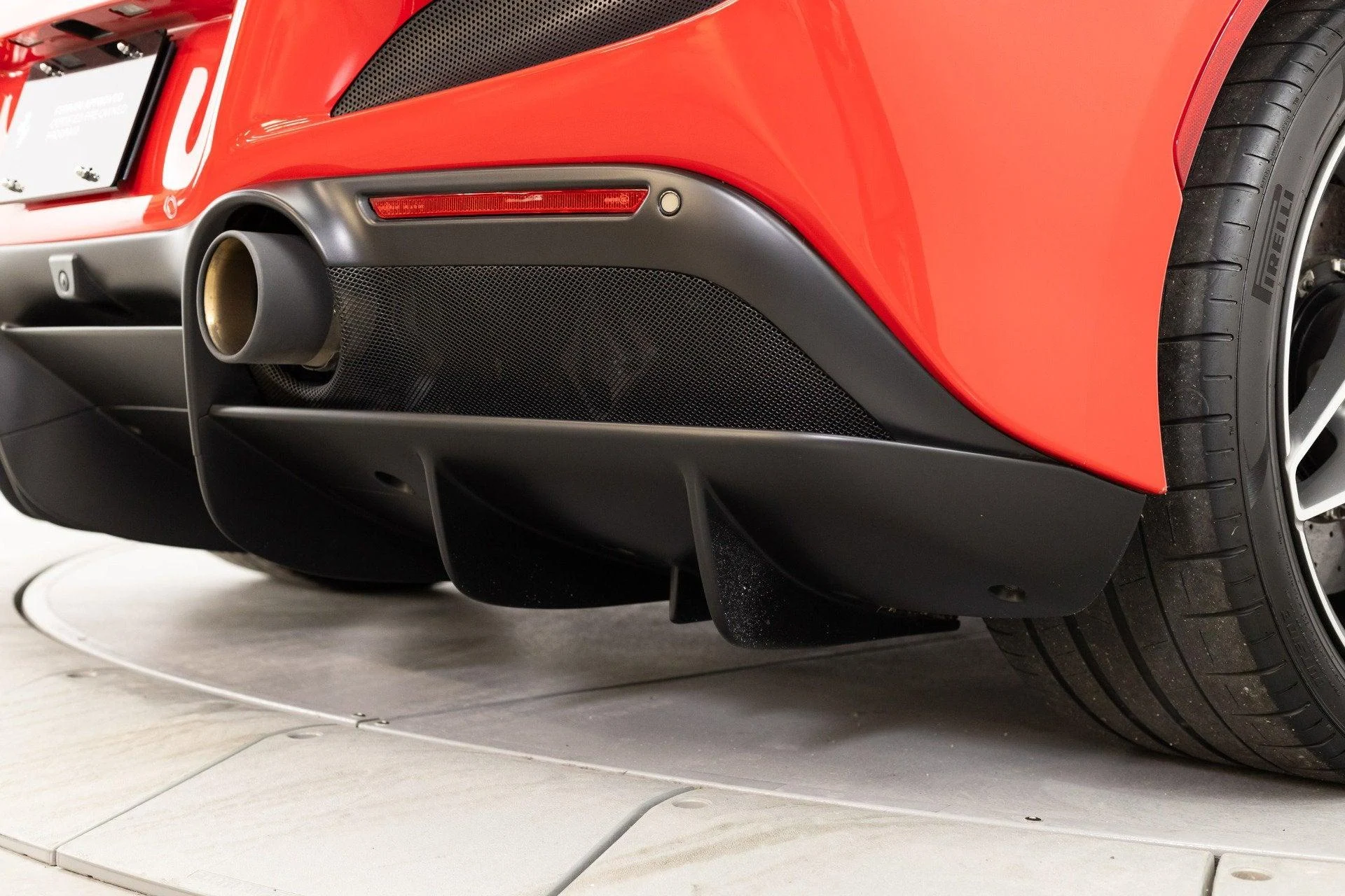 mph039_2140189993_Used_2020_Ferrari_F8_Tributo_1777367300_c5dc9df288