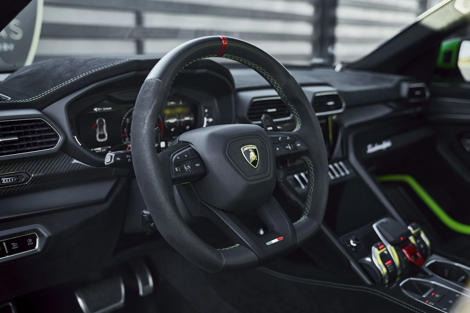 mph039_215853083_Used_2024_Lamborghini_Urus_Performante_1771724631_508981f578