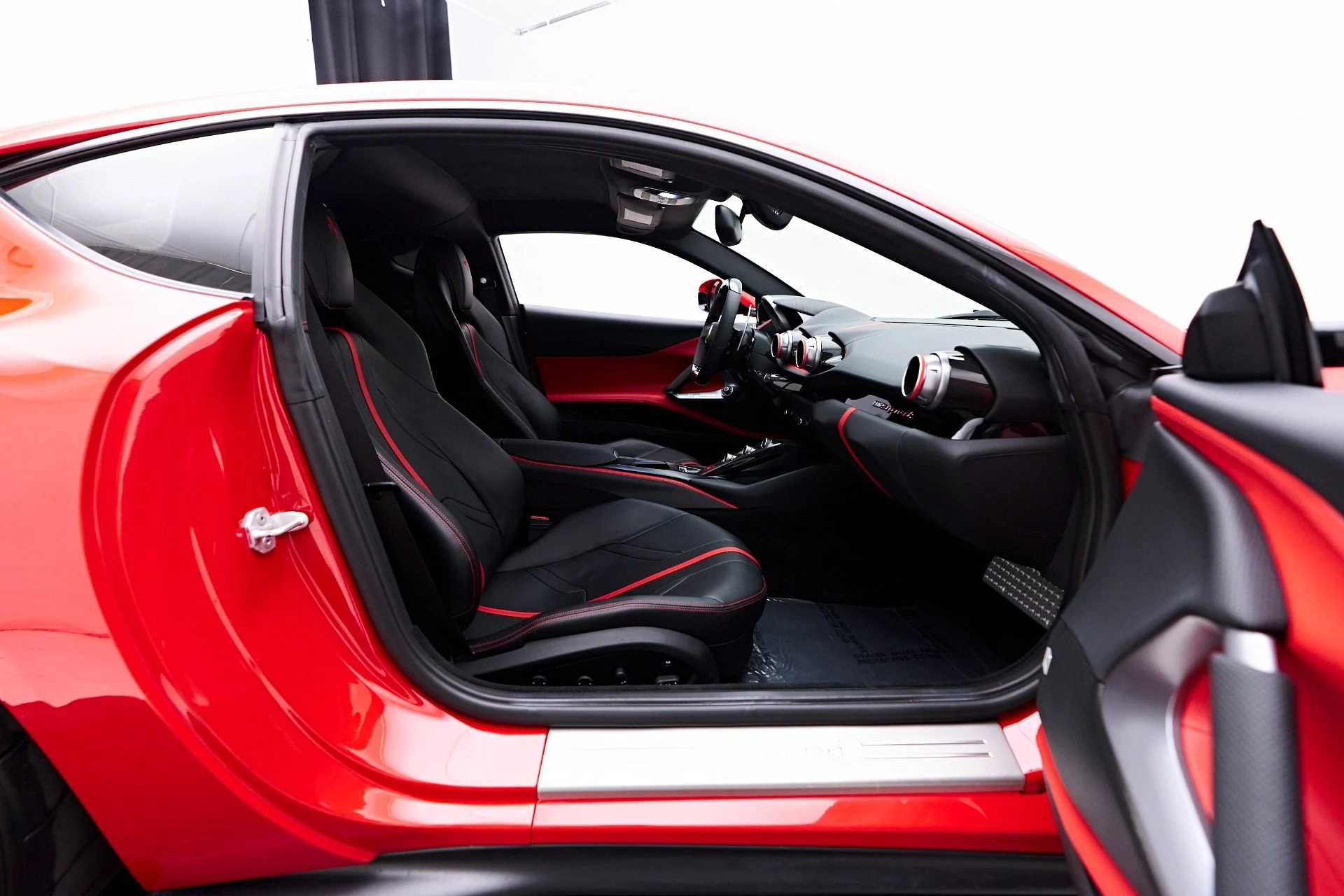 mph039_216493594_Used_2018_Ferrari_812_Superfast_Base_1749002871_45924021ee