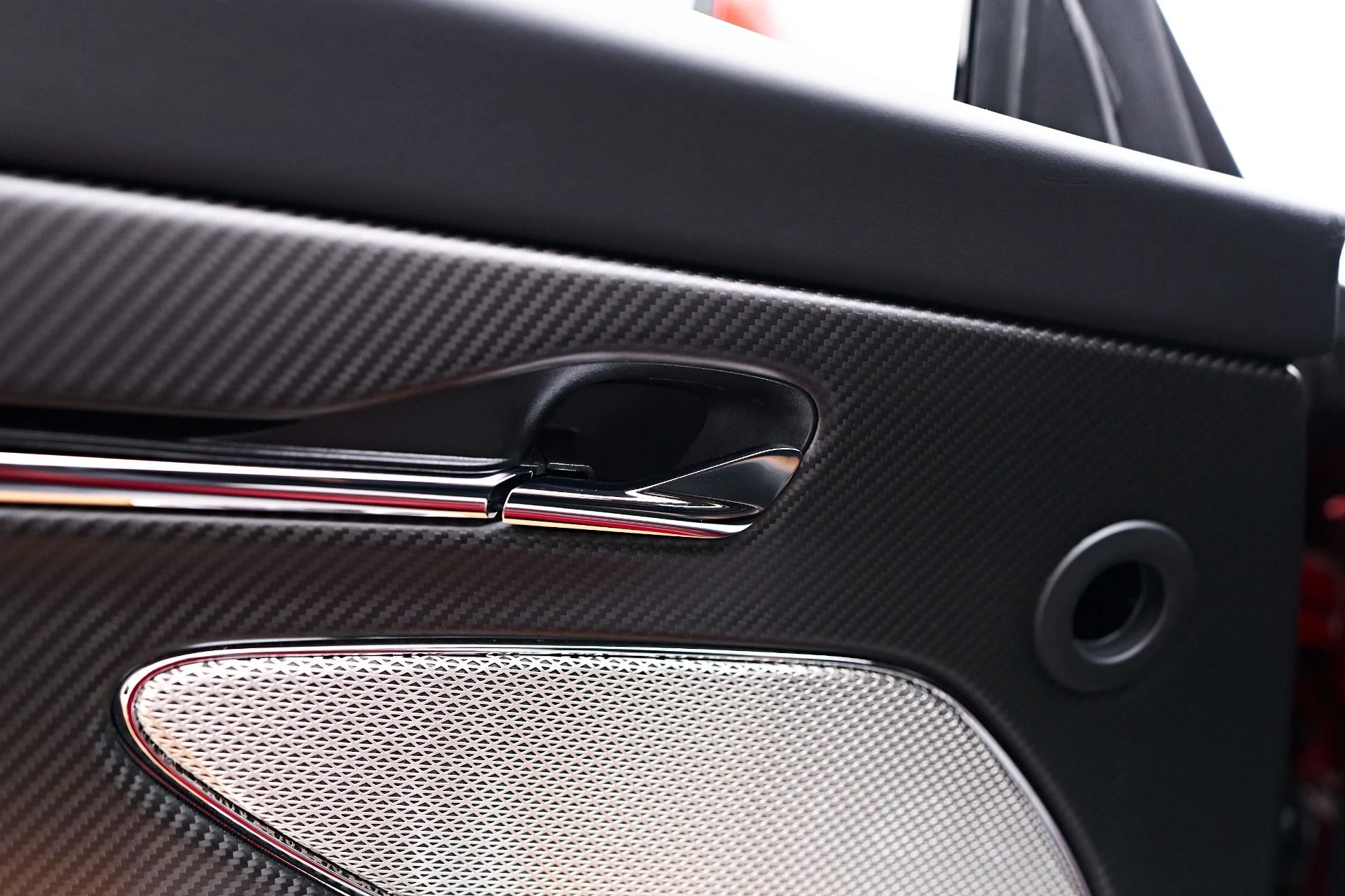mph039_2175553150_Used_2024_Aston_Martin_DB_12_1756329442_d4d66d90e2
