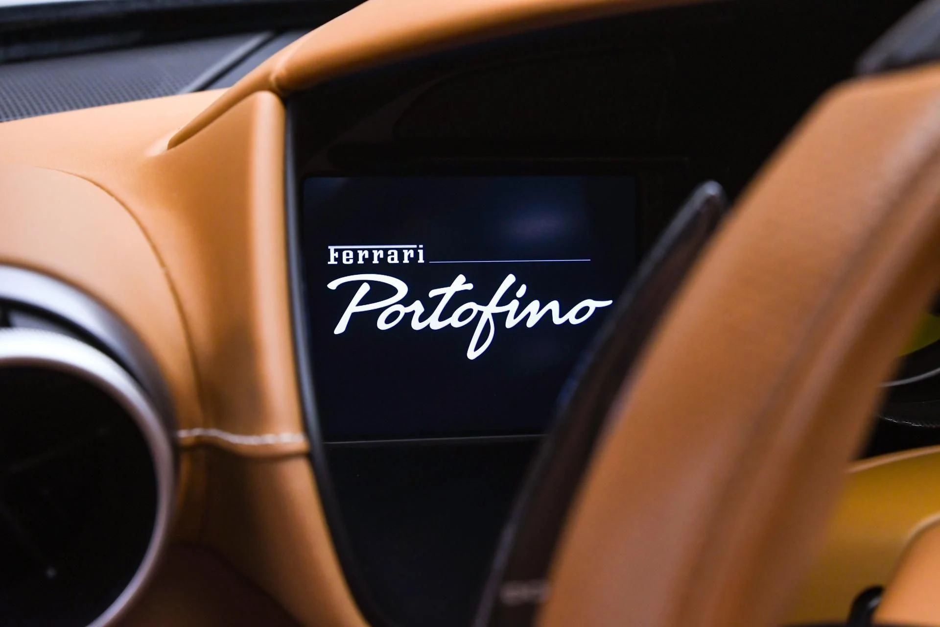 mph039_2182398228_Used_2021_Ferrari_Portofino_1754553914_8e36b79fe6