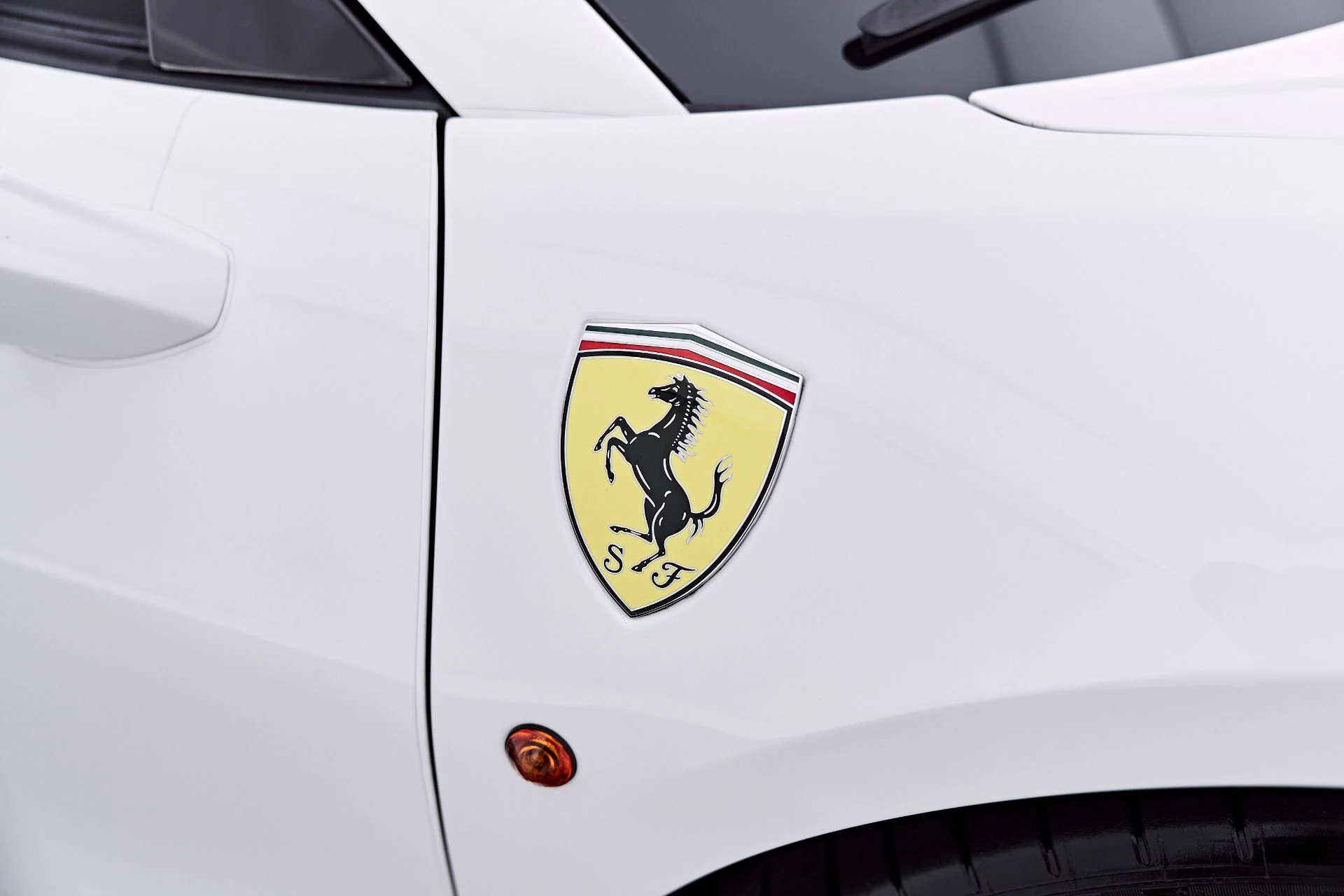 mph039_2185941969_Used_2019_Ferrari_488_Spider_Base_1782196552_3122f5e9cc